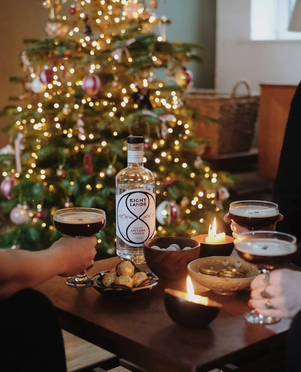 Wishing you a happy and healthy holiday, from the team at Eight Lands 🎄⁠
⁠
📸: @emmajaynelavelle