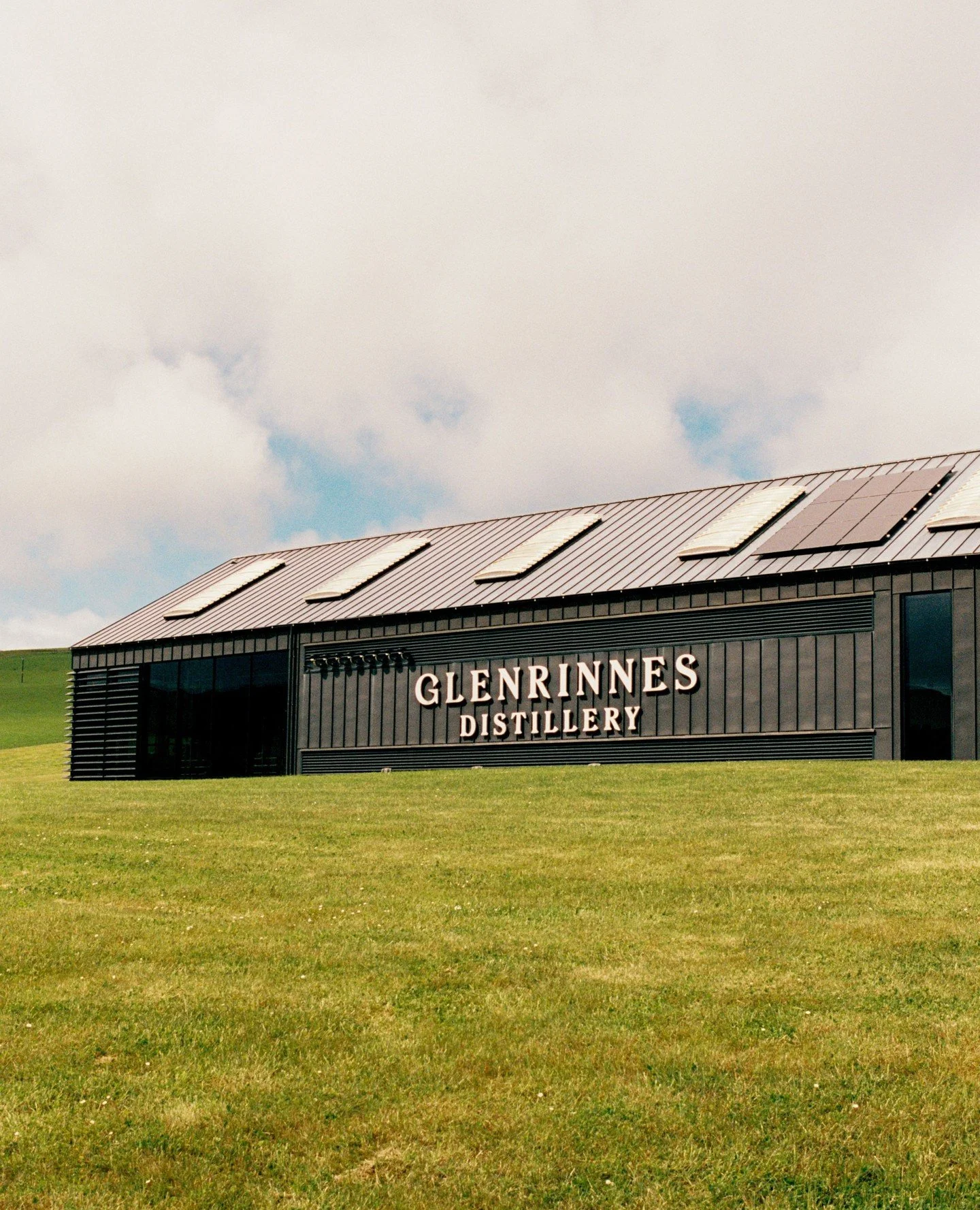 Glenrinnes Distillery is home to Eight Lands. Every bottle of our organic vodka and gin is distilled and bottled here, using spring water drawn from beneath the granite and botanicals grown and gathered on the estate. All at the foot of Ben Rinnes. I