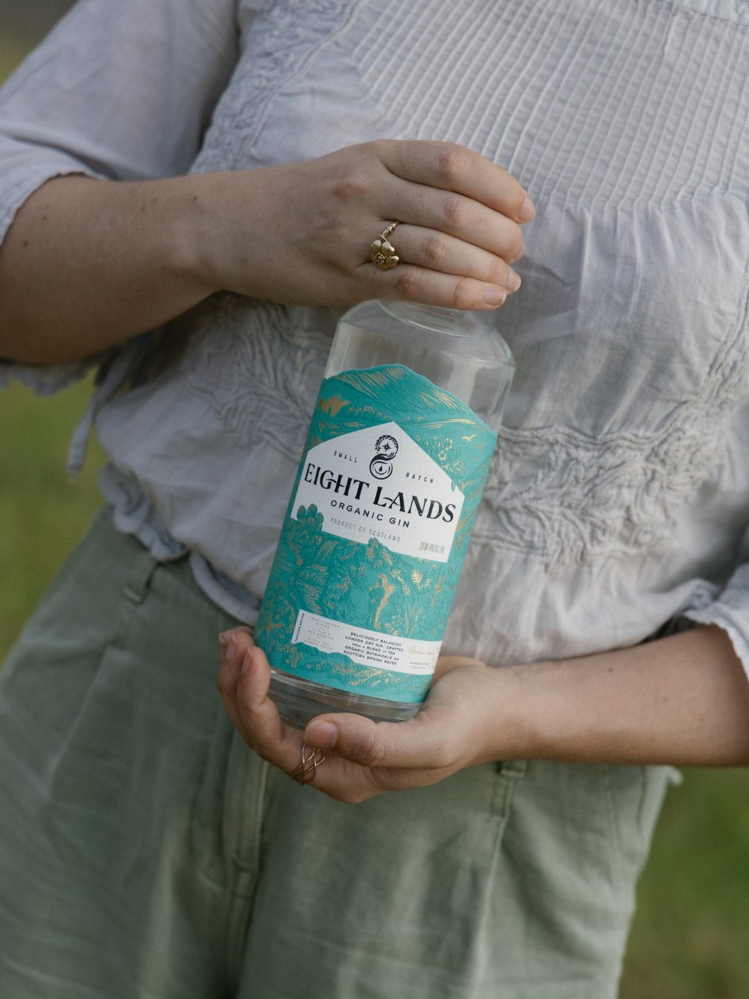 Our Organic Speyside Gin is a contemporary-classic London Dry gin and was created with both classic and more adventurous serves in mind.

It has the balance traditional Martini and Negroni drinkers look for, while giving bartenders plenty to work wit