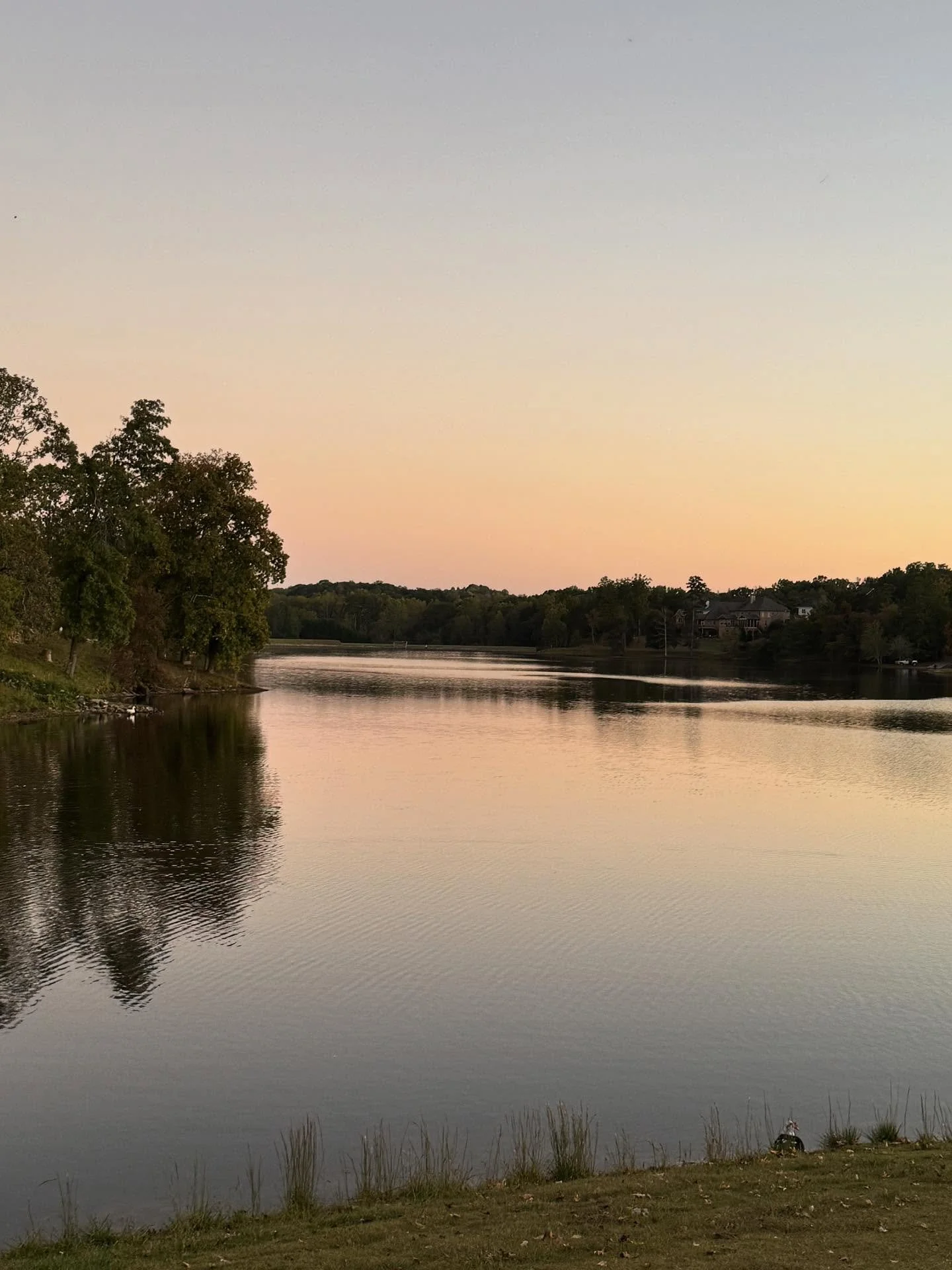 Sometimes all it takes is seeing the water to soothe the soul #eveningwalk #sotl  #godscreationisawesome #blessed