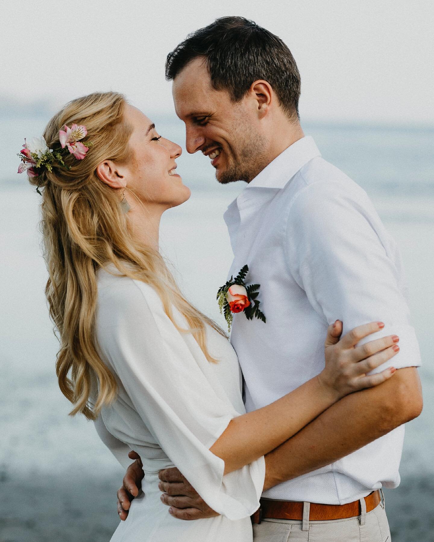 Are you thinking about eloping? 
Well we have in our blog an entry about Why Costa Rica should be on your Destination Wedding list!
You can find the link in bio
&mdash;
Photo for this incredible Austrian couple that visit our country for elope at @ho
