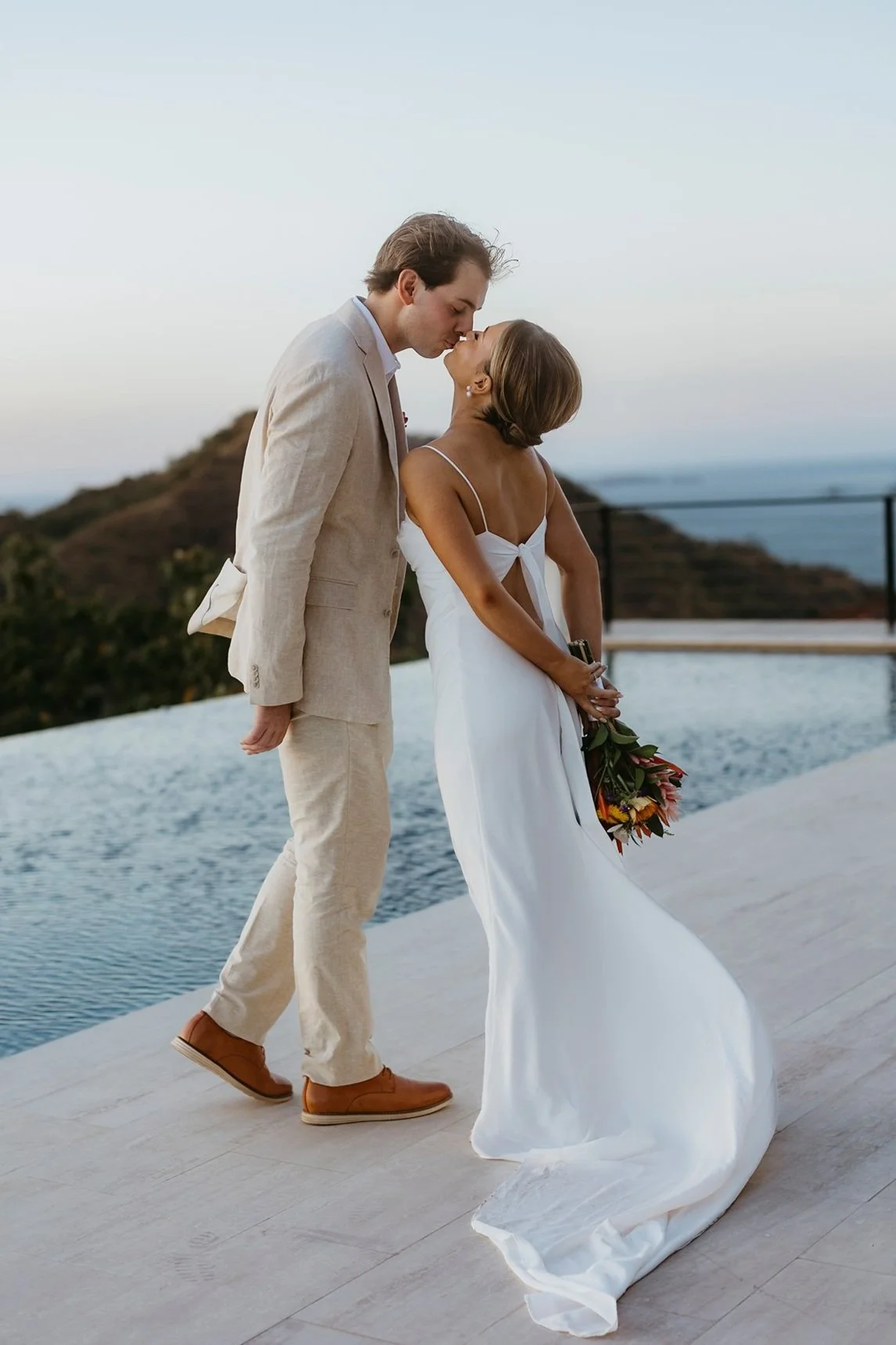 Destination wedding couple photographed in Costa Rica by Treehouse 1987