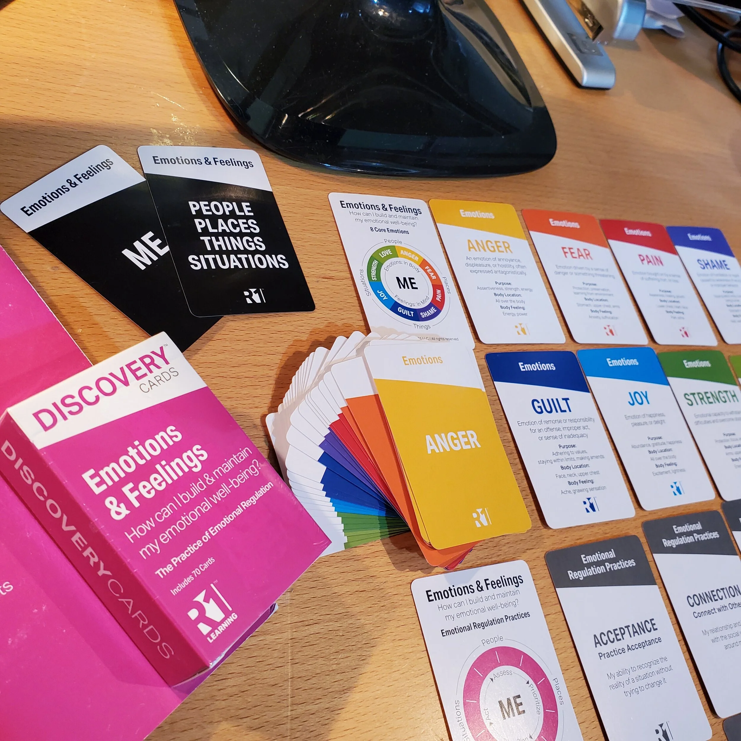 Virtual Group Materials That Increase Engagement and Build Your Brand
