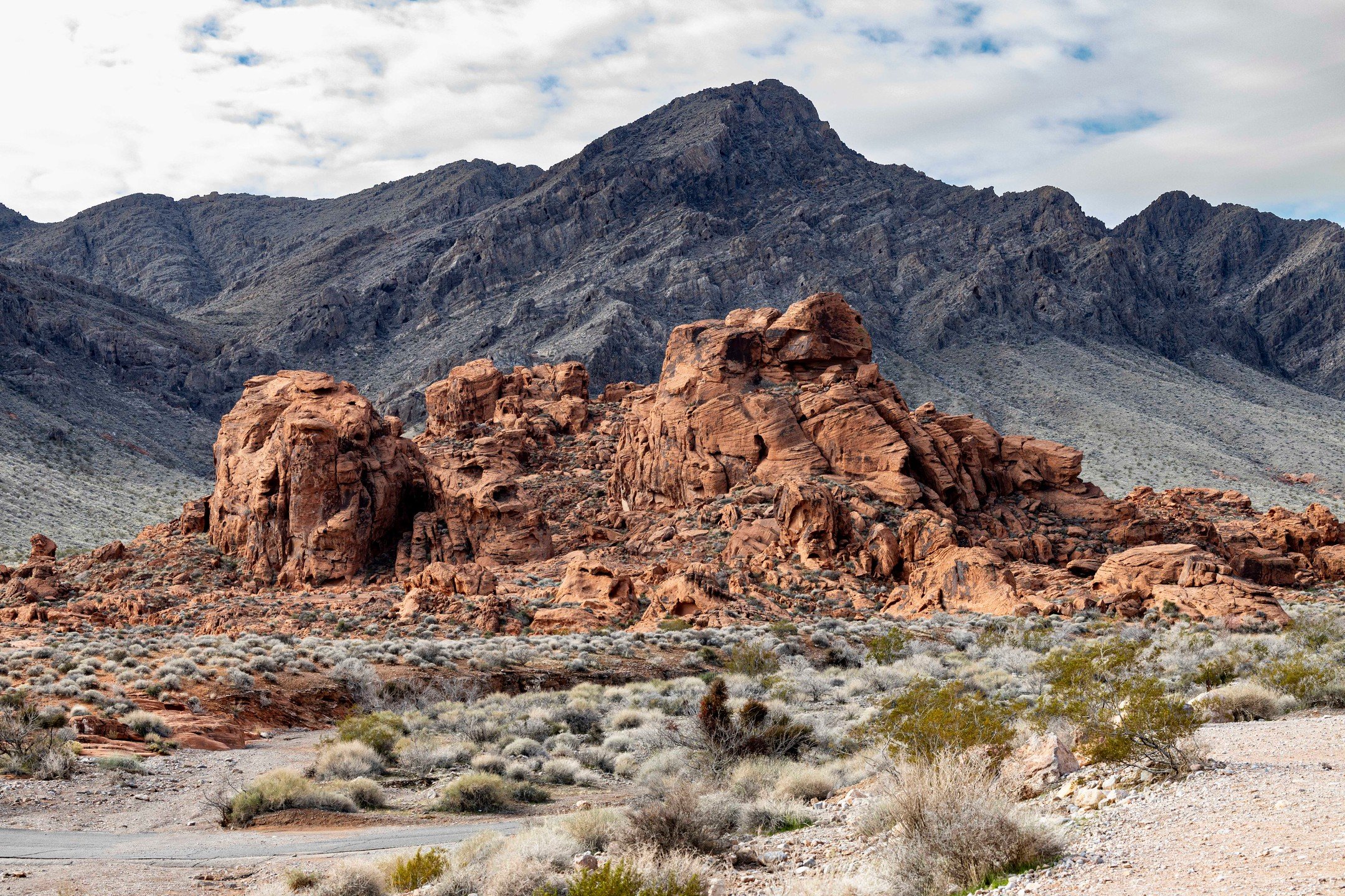 These are just a snippet of the views we saw at the Valley of Fire in Nevada, it was very warm, and this national park is so well preserved and taken care of. Take a peek at the next post with some vertical images.#nevada #valleyoffirestatepark #land