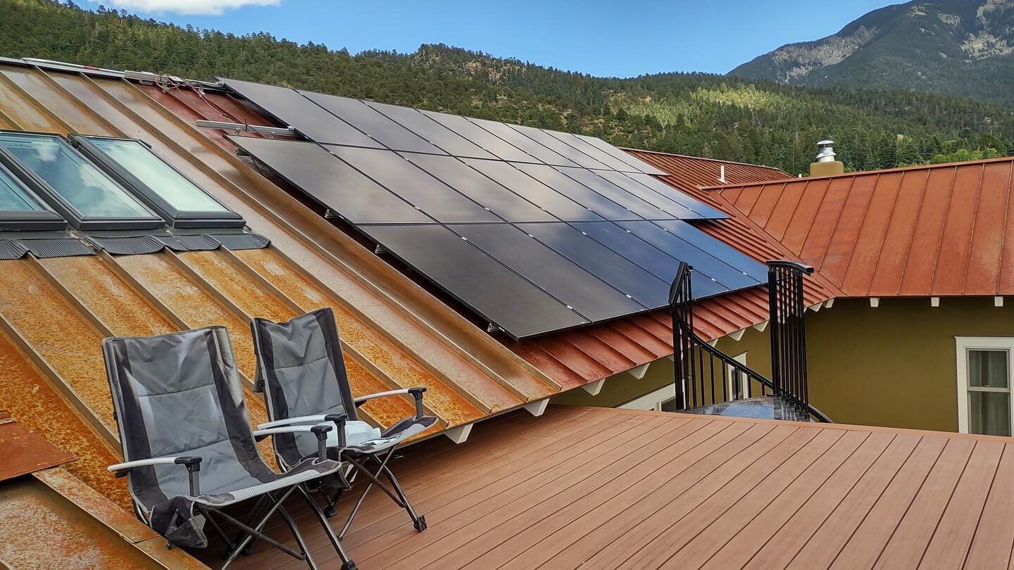 New 8.5 kW residential solar array (+ battery backup system) ready to elevate this sweet spot 😎☀️