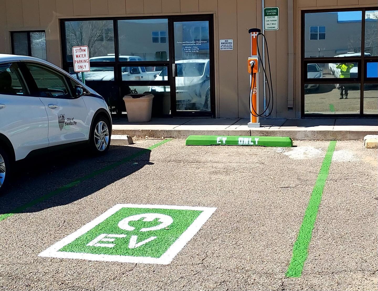 New Level 2 #chargepoint EV charging stations for City of Santa Fe office buildings
.
.
.
#evcharging #ev #cleanenergy #cityofsantafe #newmexico
