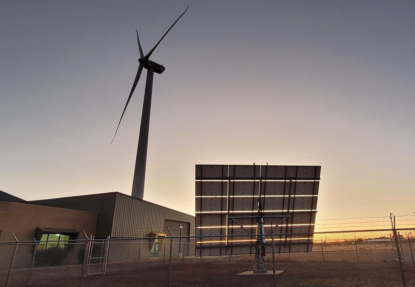 Brand new off-grid array for Mesalands Community College in Tucumcari, New Mexico
.
.
.
#newmexico #renewableenergy #tucumcari #mesalands #communitycollege #offgrid #solarpv