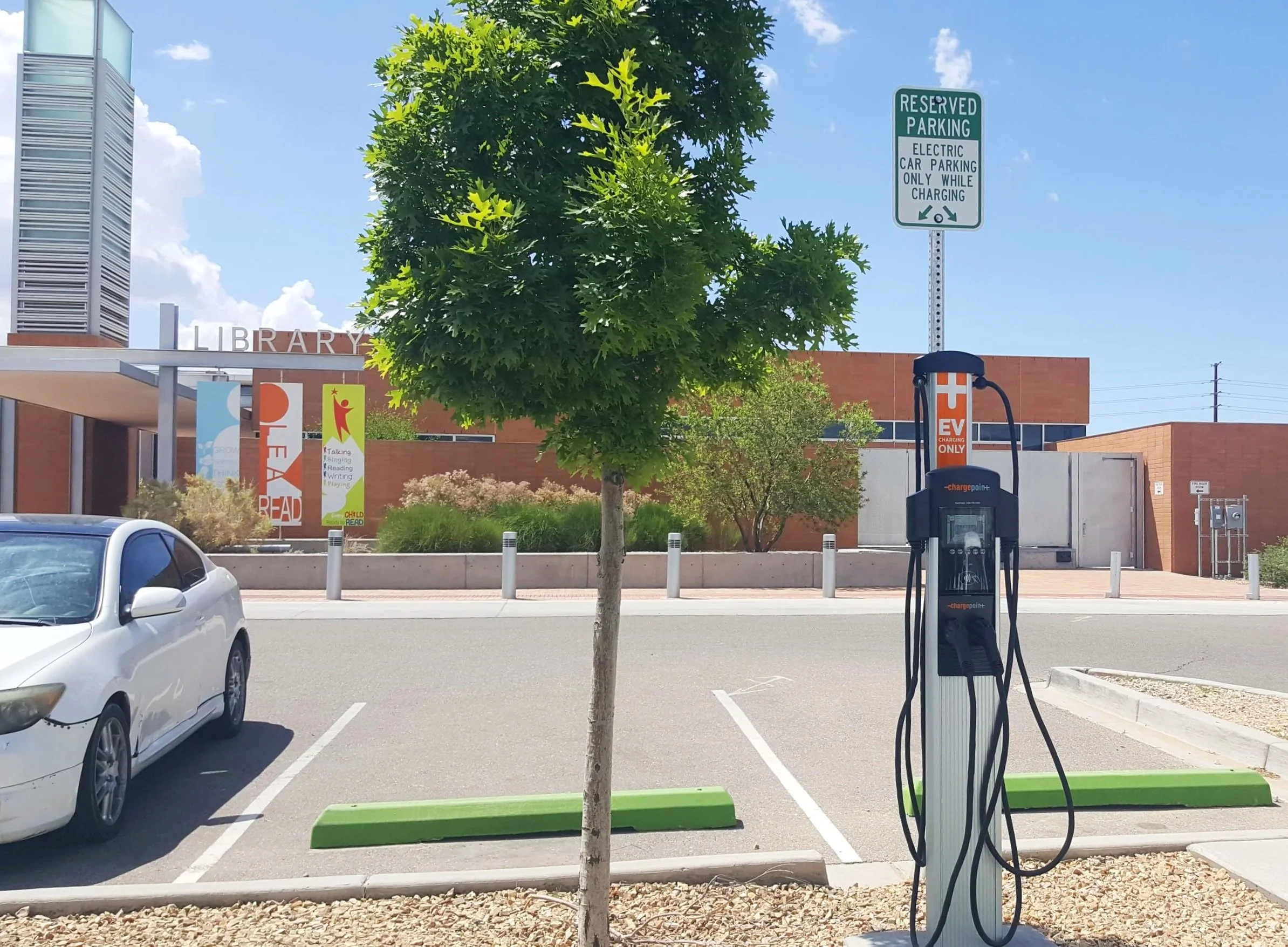 CT4000 EV charging station at the Central and Unser Patrick J. Baca Library, Albuquerque
