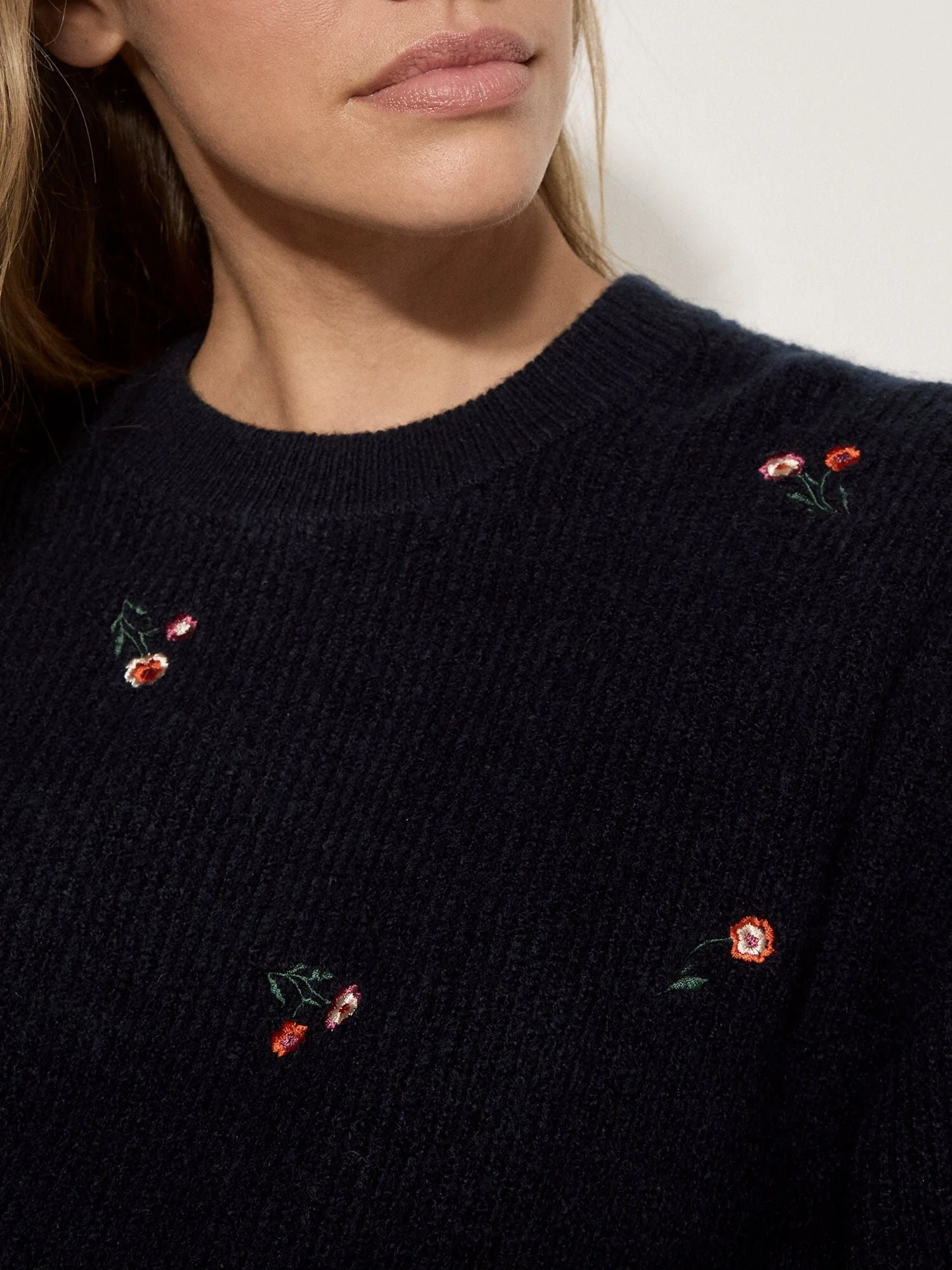 Floral5052603241699_1.jpg