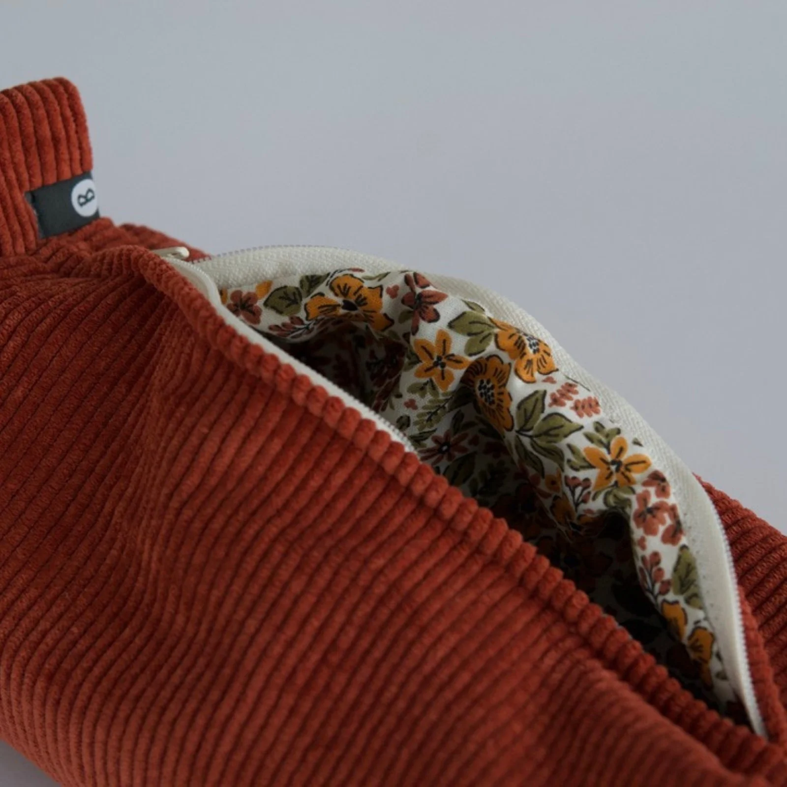 30153016-t-1929-trousse-a-cosmetique-en-corduroy-petit-et-grand-wwwbaluchonaccessoireca5.jpg