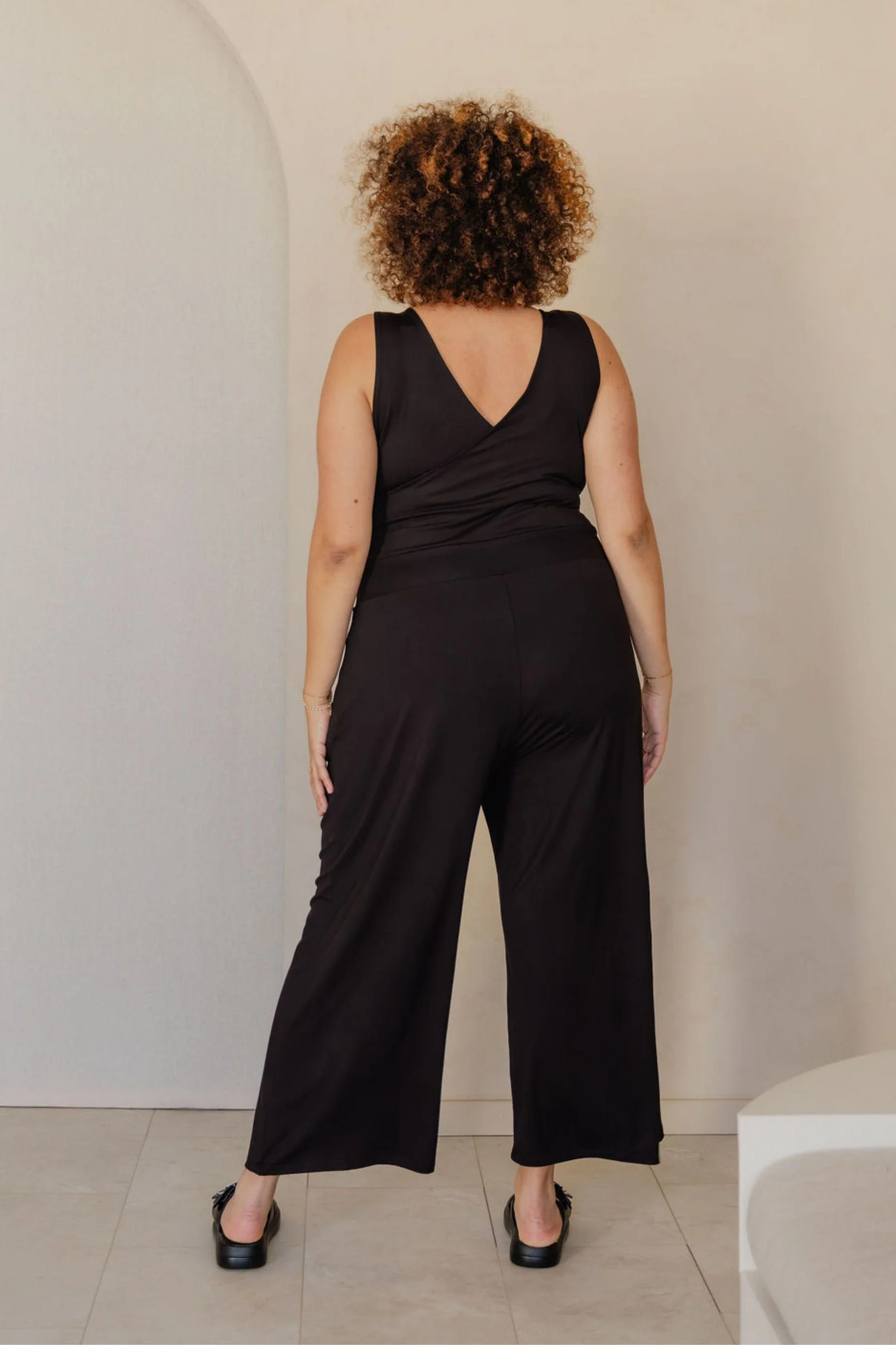 combinaison-pantalon-gaucho-habille-parfait-pour-femme-noir-fait-au-quebec-canada_6_1680x.jpg