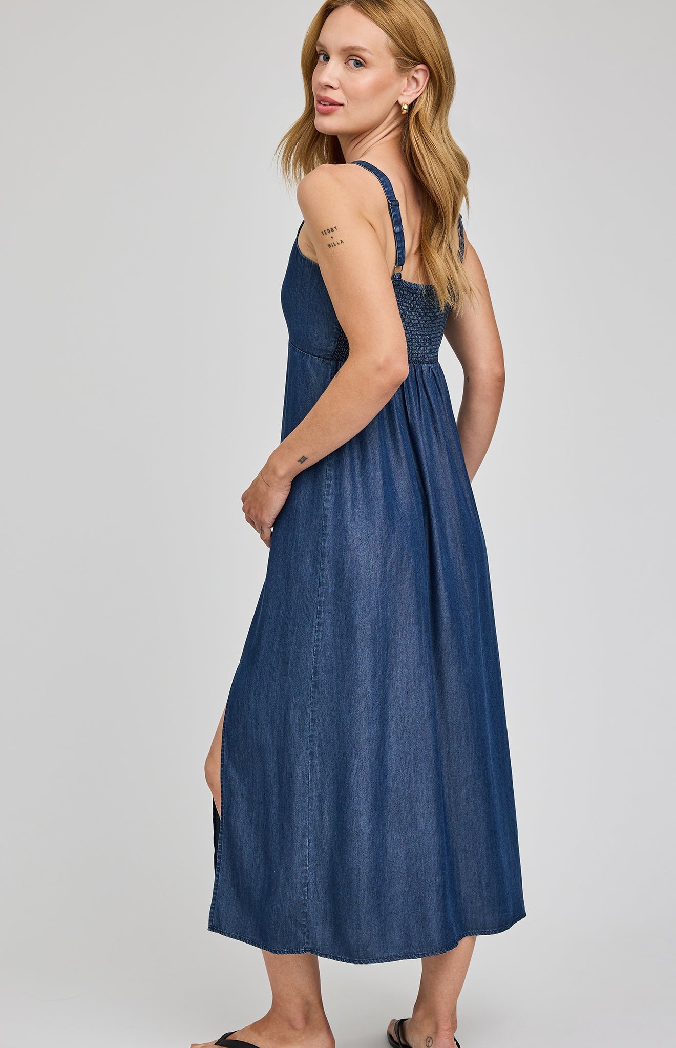 renataGF2604-8793_DARK-BLUE_4.jpg