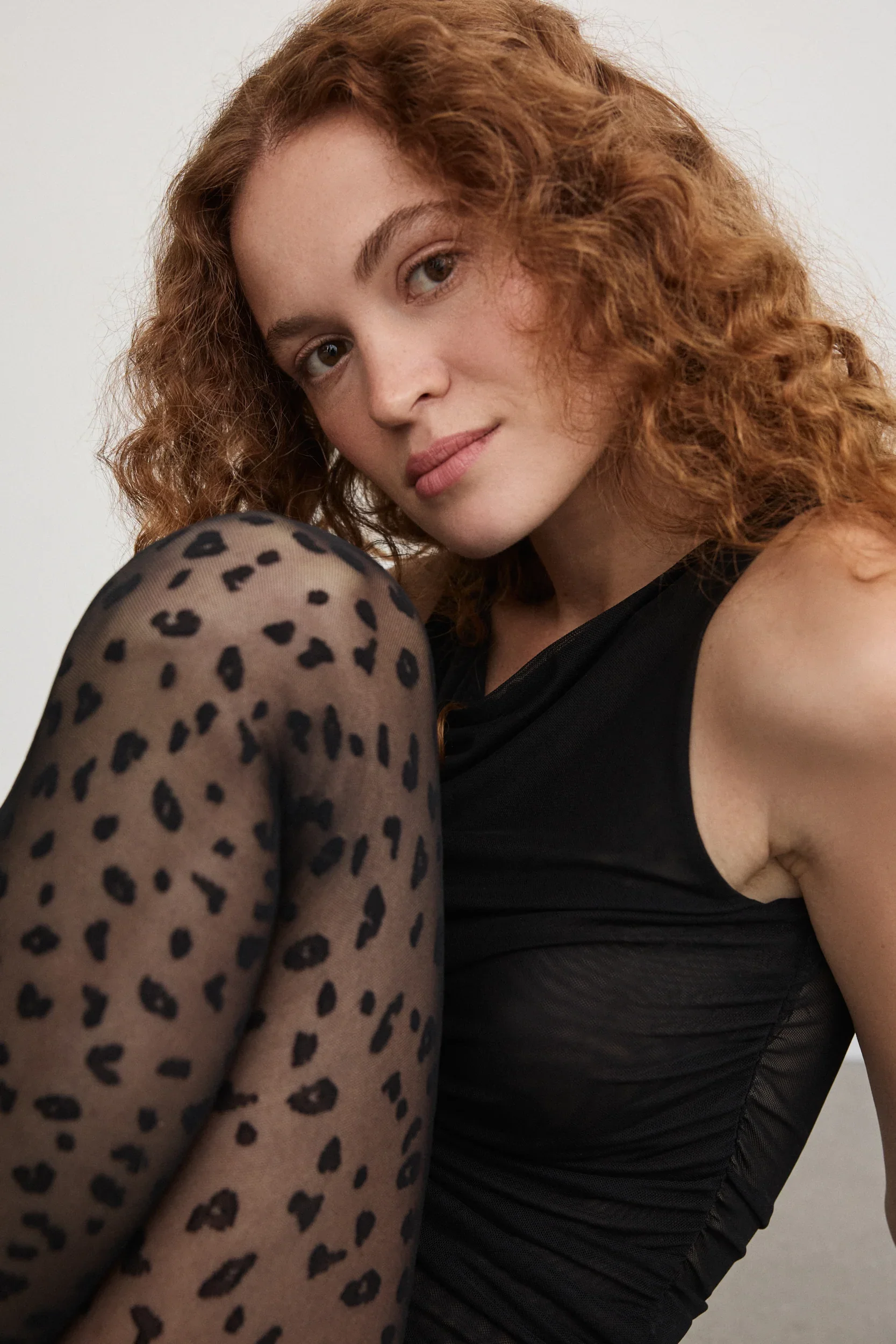 Mini_Leopard_black_side_detail.jpg.webp
