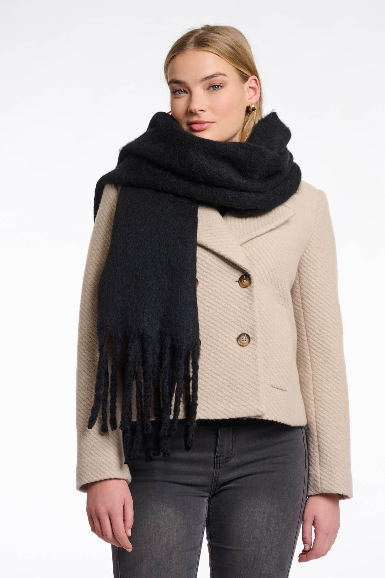 Gella.7002512_Black_01.jpg