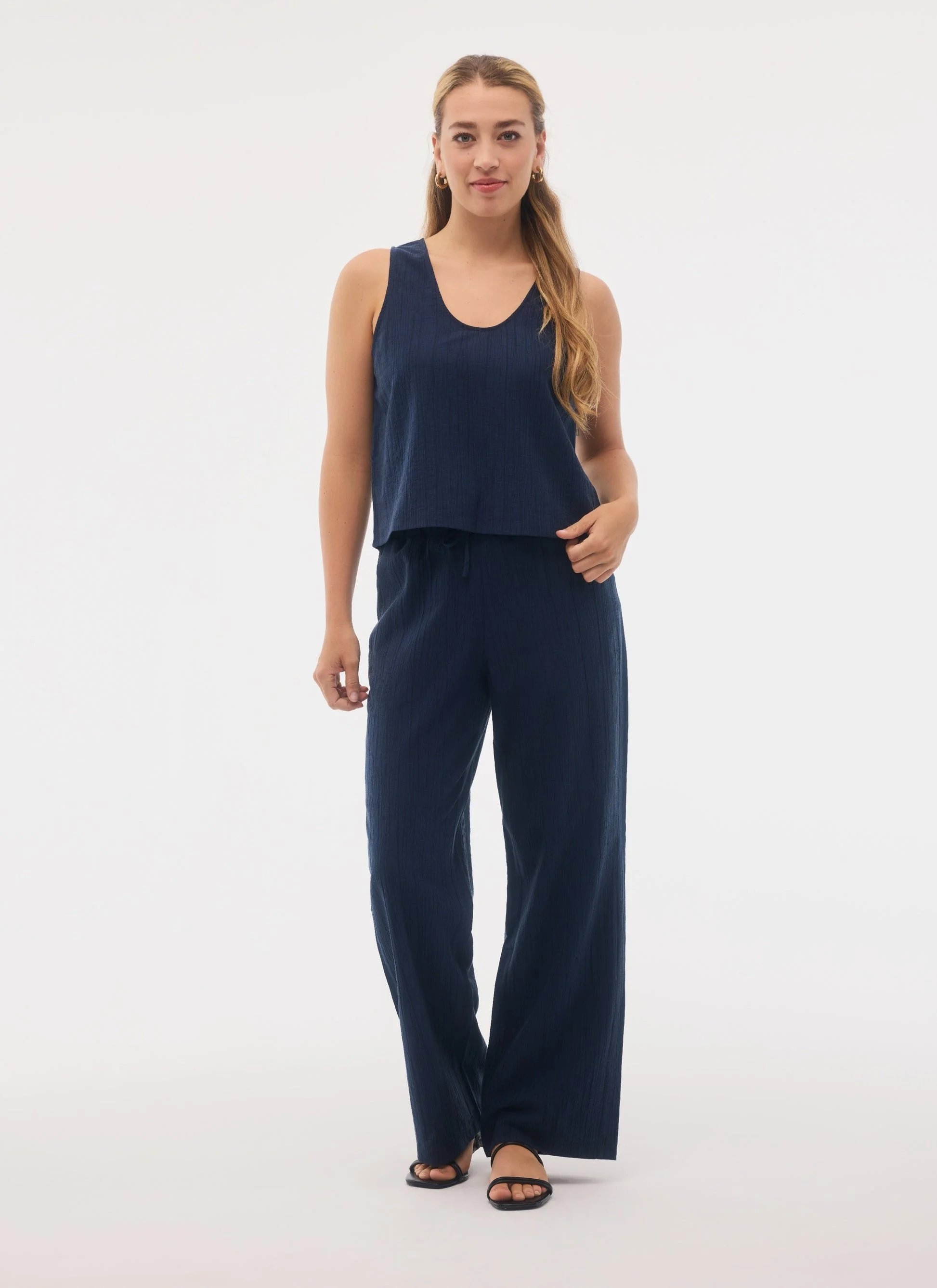 elbaFigclothing68e3ed42f38fe568e3ed42f3b2e.1604495668e3ed42f3b2e.jpg