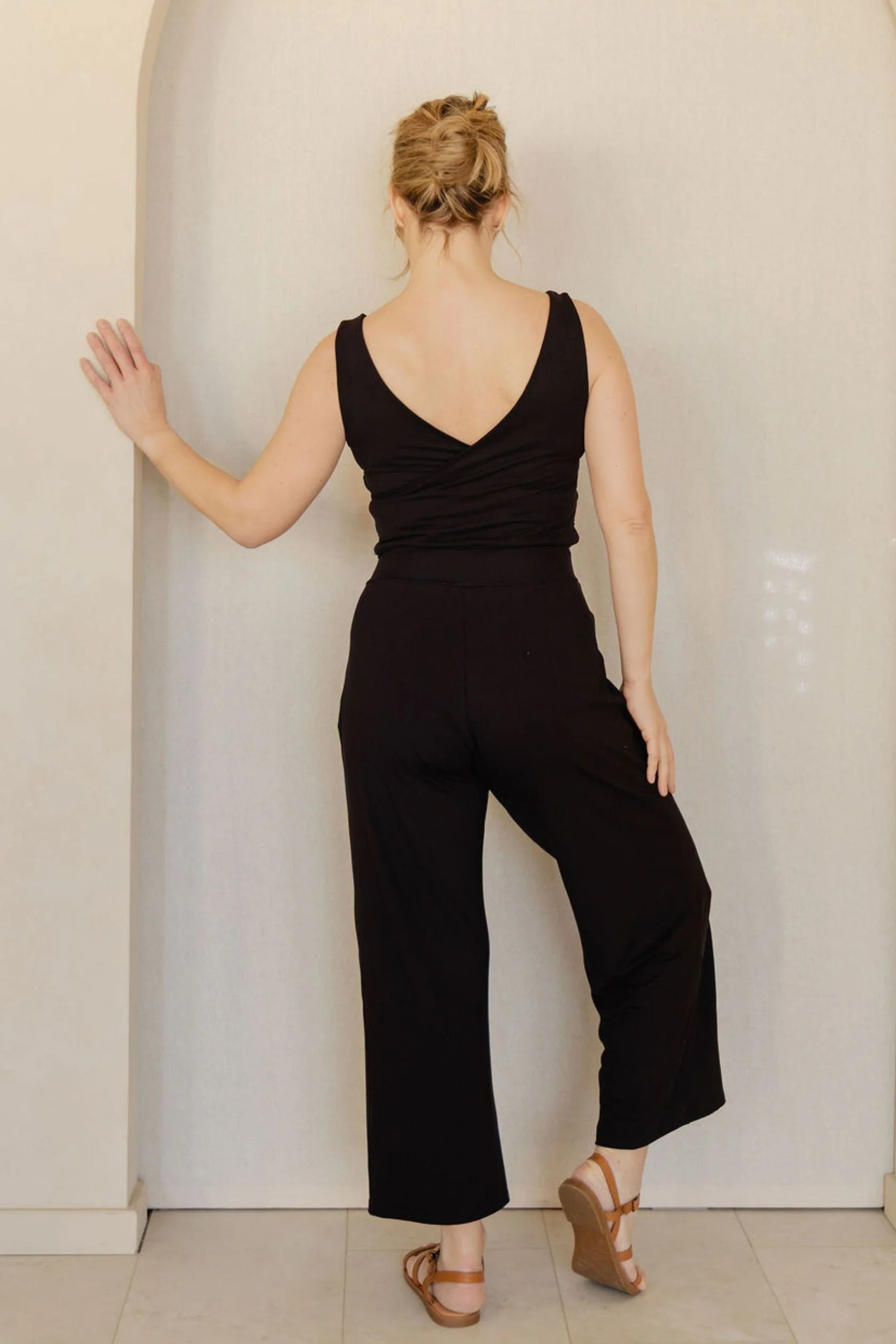 combinaison-pantalon-gaucho-habille-parfait-pour-femme-noir-fait-au-quebec-canada_2_1680x.jpg