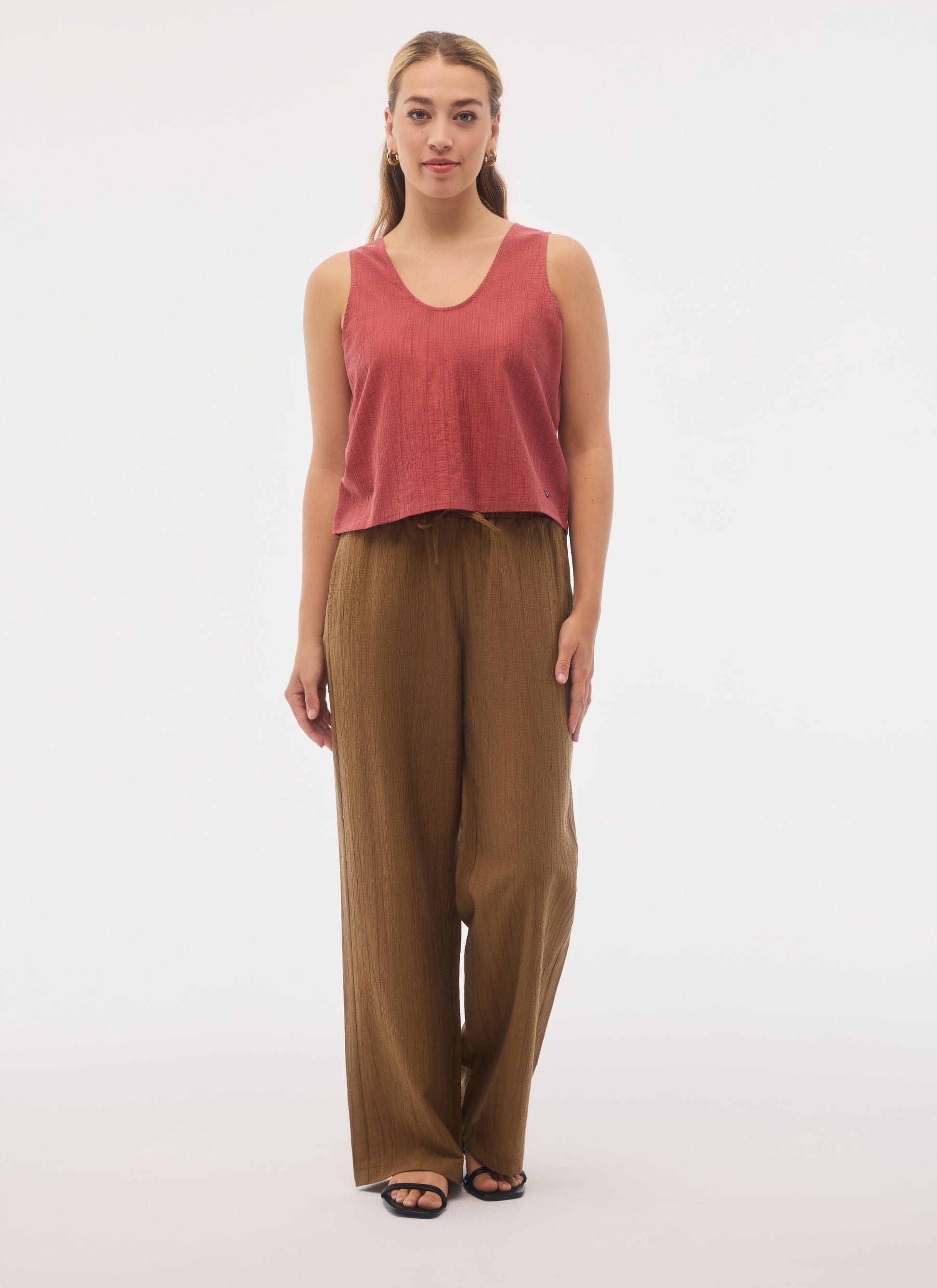 elbaFigclothing68e3ed42c26d3068e3ed42c28d2.3948665568e3ed42c28d2.jpg
