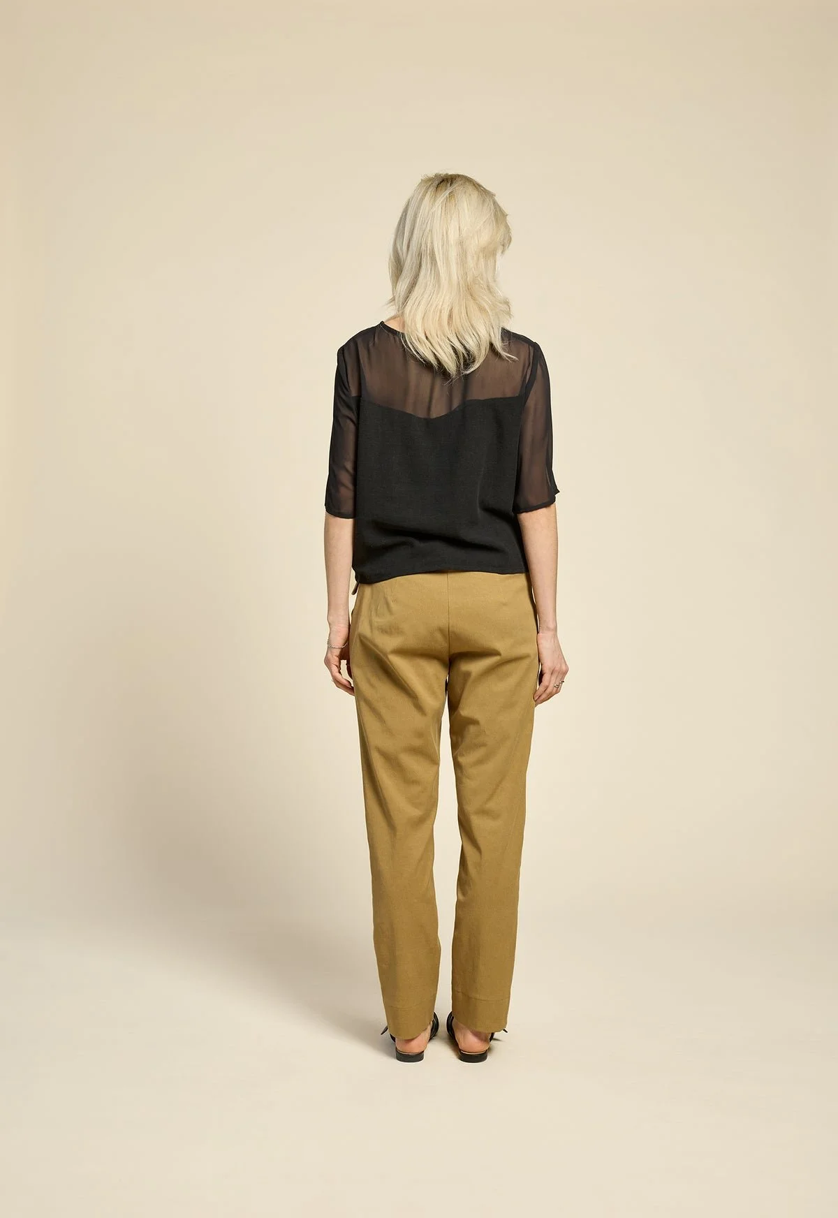 cokluch-haut-lamour-noir-pantalon-thefool-antique-ah25262.jpg