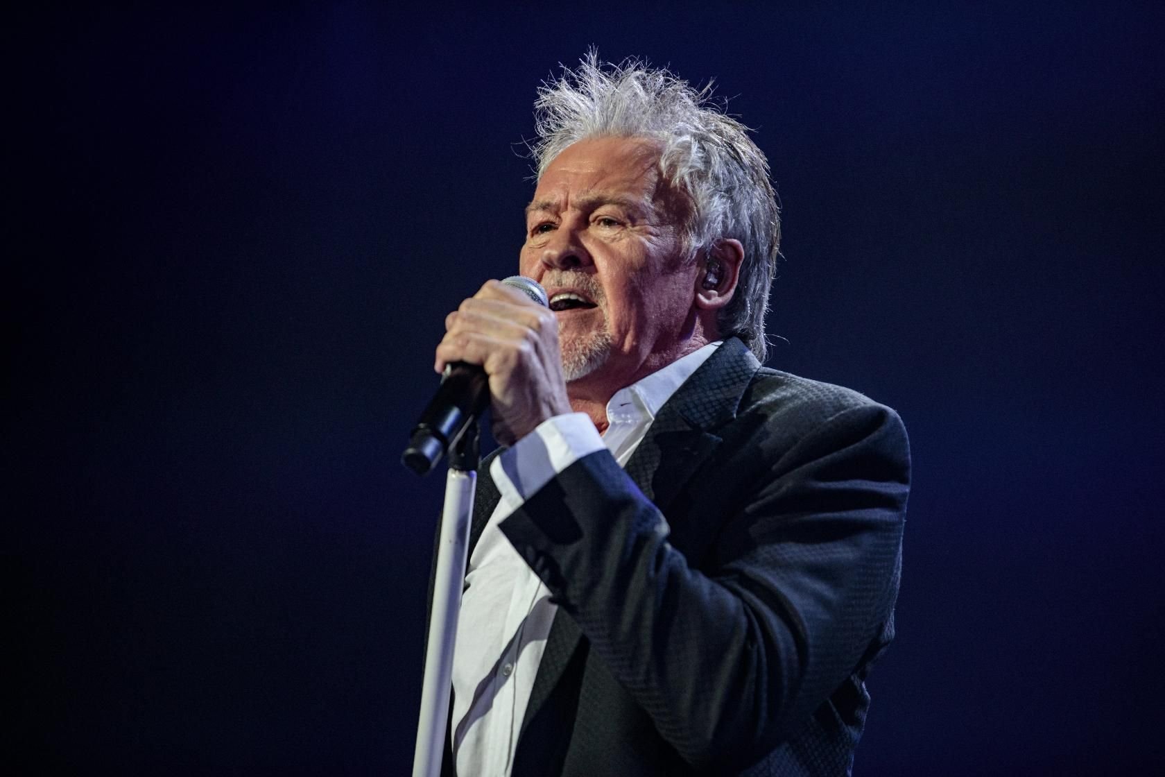 Paul_Young_Gallery31-129fa8a0.jpg
