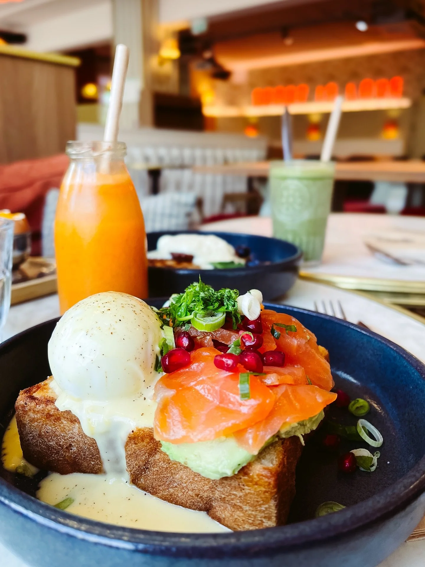 Salty Brioche B&eacute;n&eacute;dicte, en exclu au BDS Rennes 🥑🧡
Aussi belle que gourmande avec de l&rsquo;avocat, du saumon gravlax, oeuf mollet et sauce hollandaise ! 

D&eacute;p&ecirc;che-toi de venir bruncher et tester cette BIG exclusivit&eac
