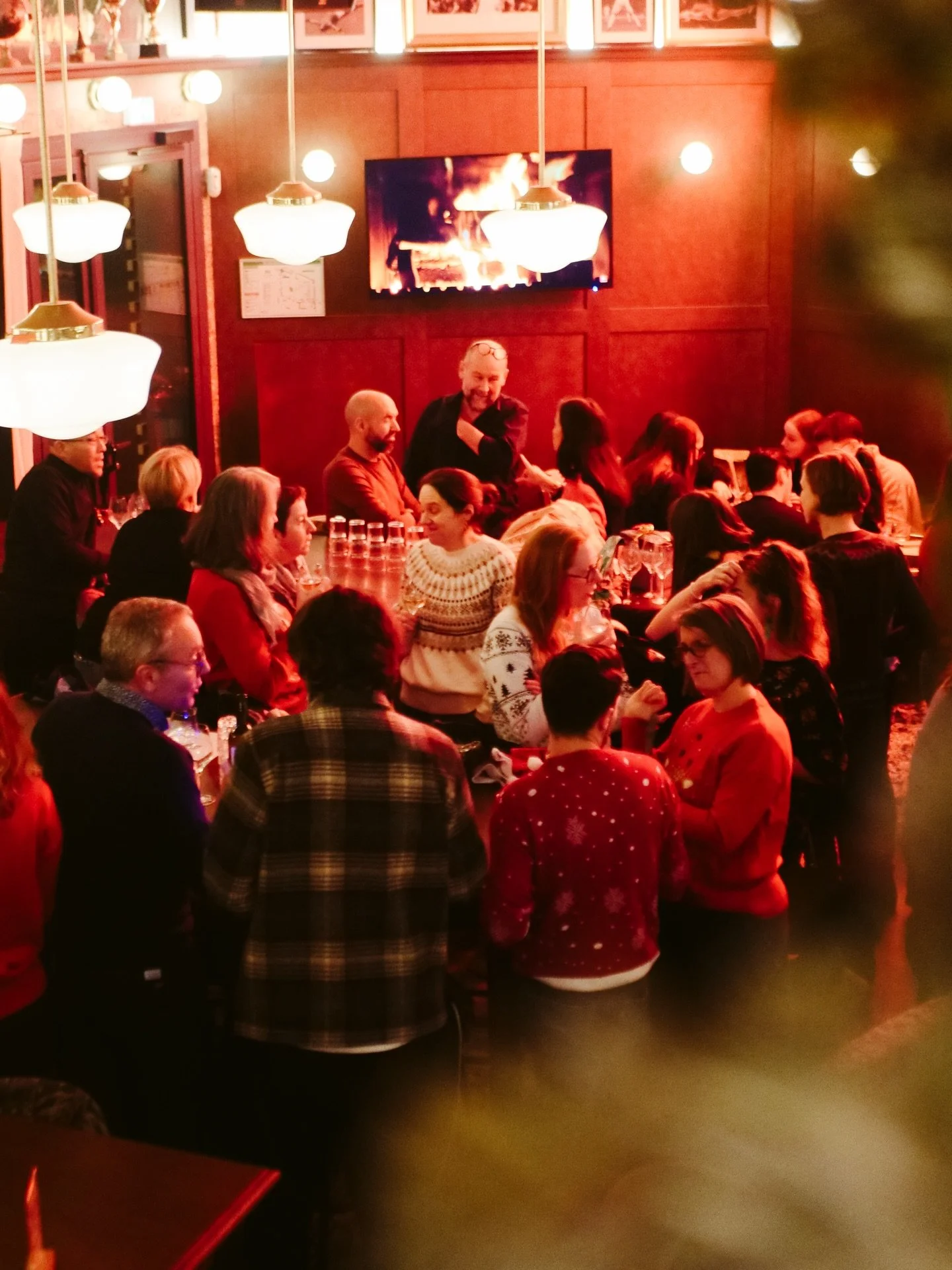 It&rsquo;s the most wonderful time of the year pour vos moments pros 💼🎄

Pour les f&ecirc;tes de fin d&rsquo;ann&eacute;e ou la nouvelle ann&eacute;e, on r&eacute;unit sa team de coll&egrave;gues pr&eacute;f&rsquo; et on c&eacute;l&egrave;bre les v