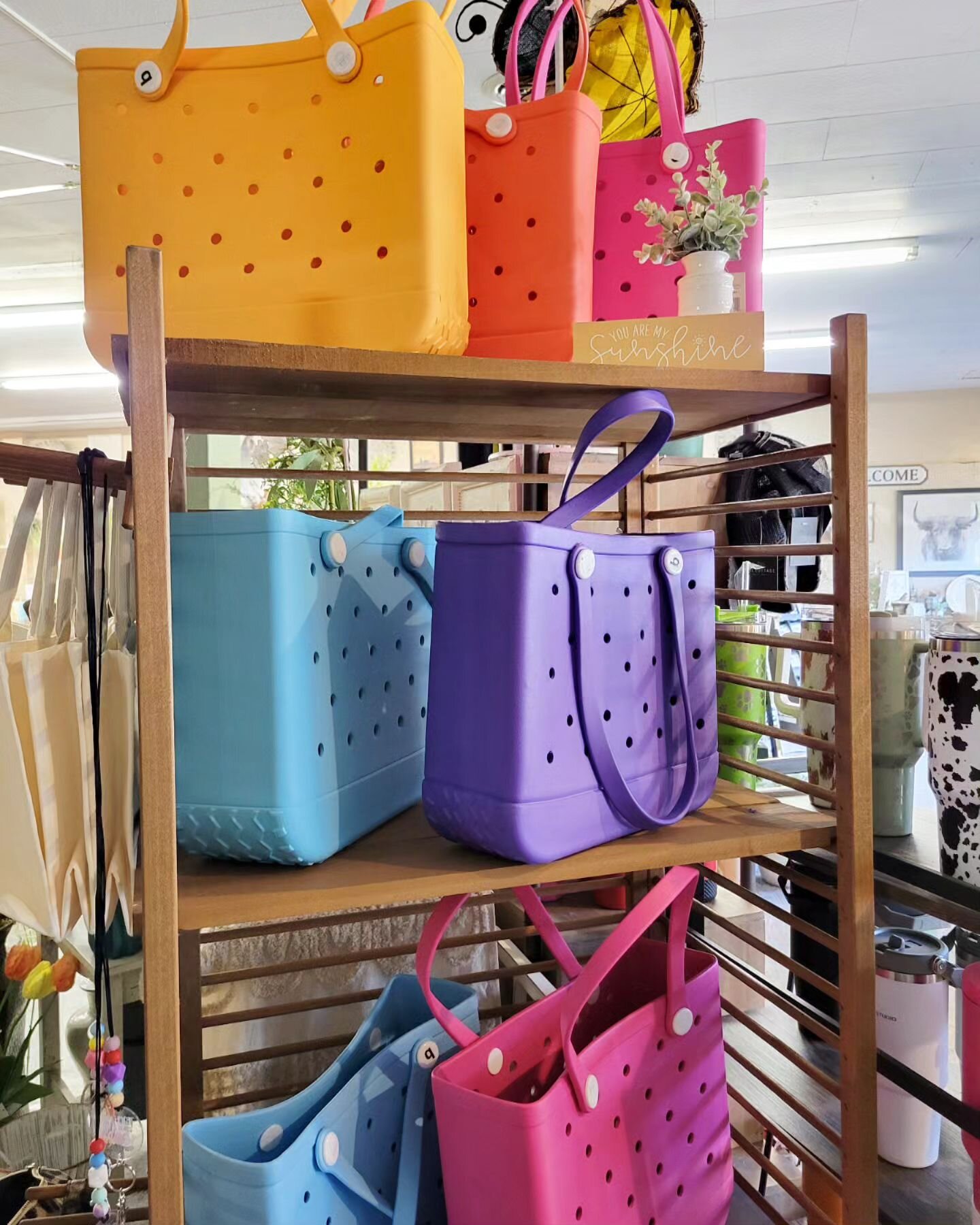 Our Bonnie bags are selling like hot cakes! 

We're on our second shipment! 

Firm beliver that every TEACHER and MOM needs one of these in their lives.