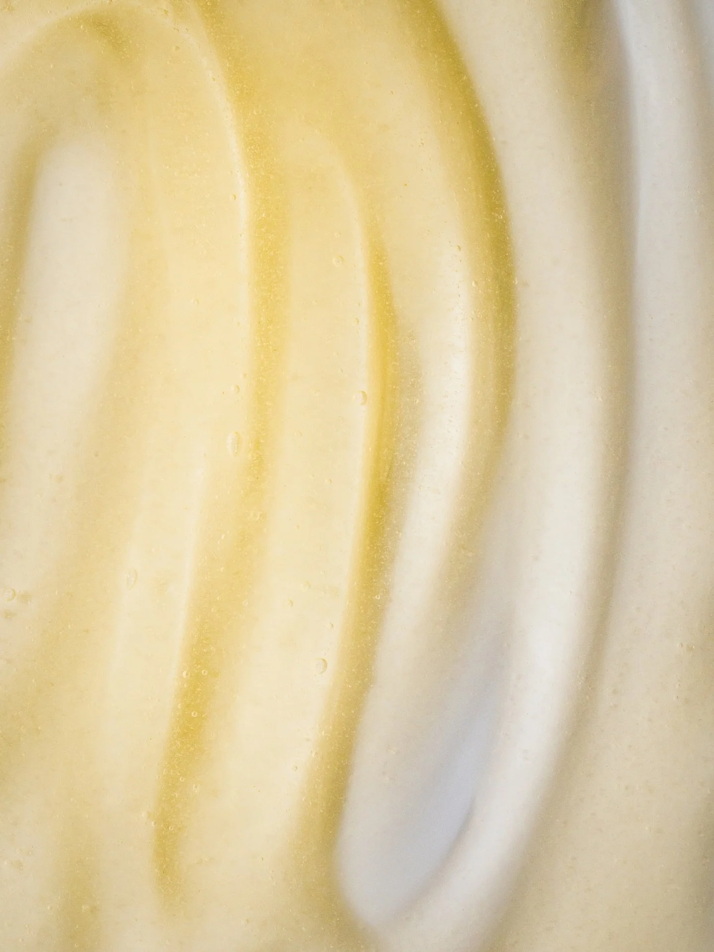 That silky texture. 🍯

Exploring texture and movement with a macro lens.

#commercialphotography | #foodanddrinkphotography | Food Styling | Creative Photoshoot | Local Honey | #foodphotographer | @foundartists