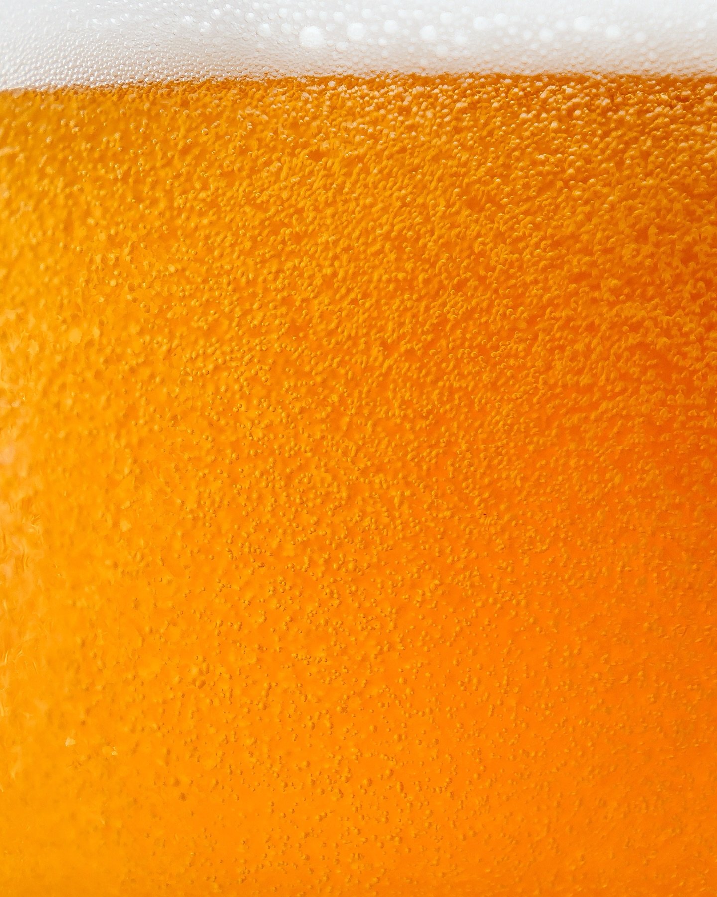 Capturing the effervescence of a refreshing @partakebrewing Pale being poured. 

#commercialbeveragephotographer | #beerphotography | drink photographer