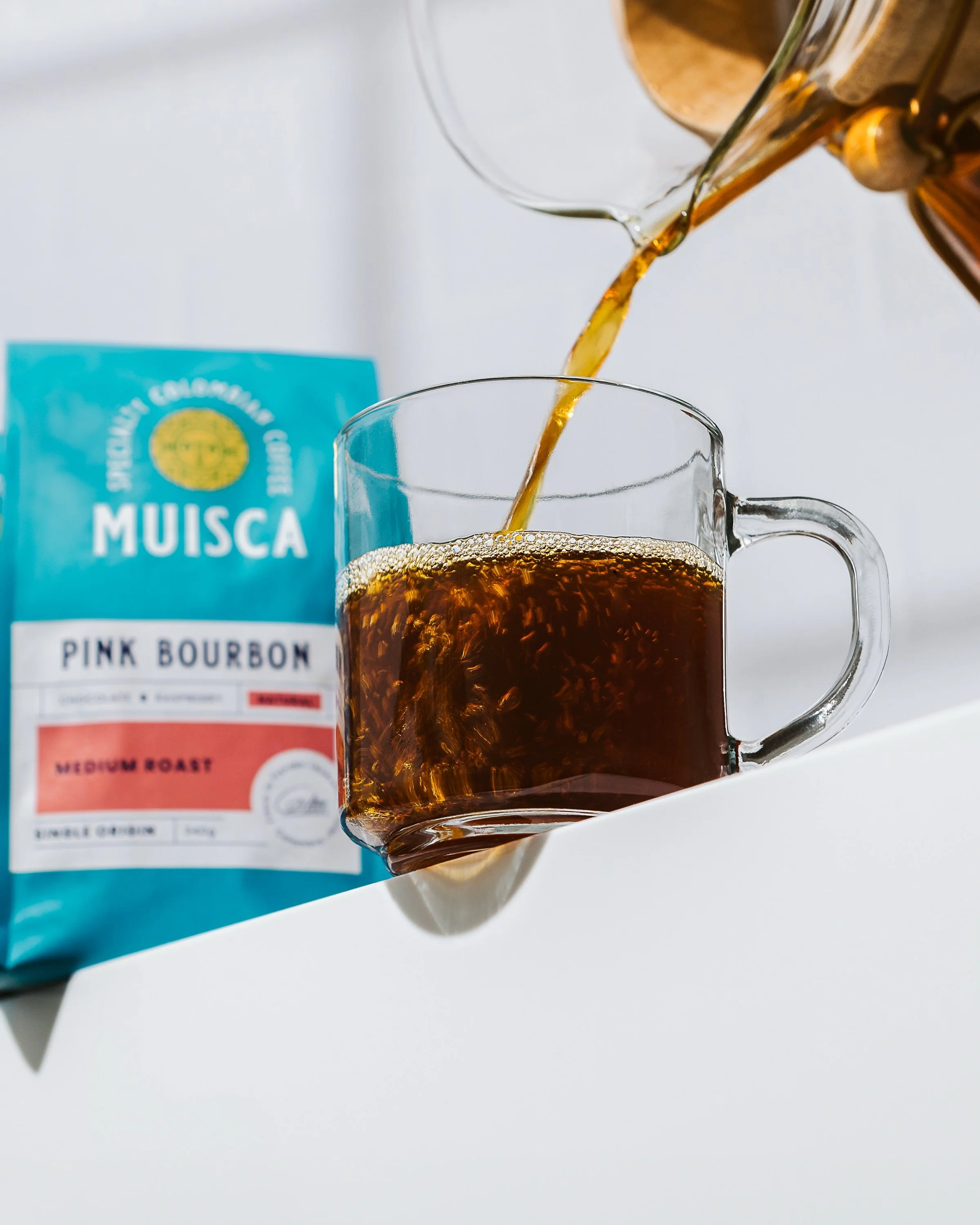 Coffee pour. Shot for @muisca_coffee 

#beveragephotographer | #coffeephotography | #commercialphotographer | #chemexcoffee | Coffee Pour