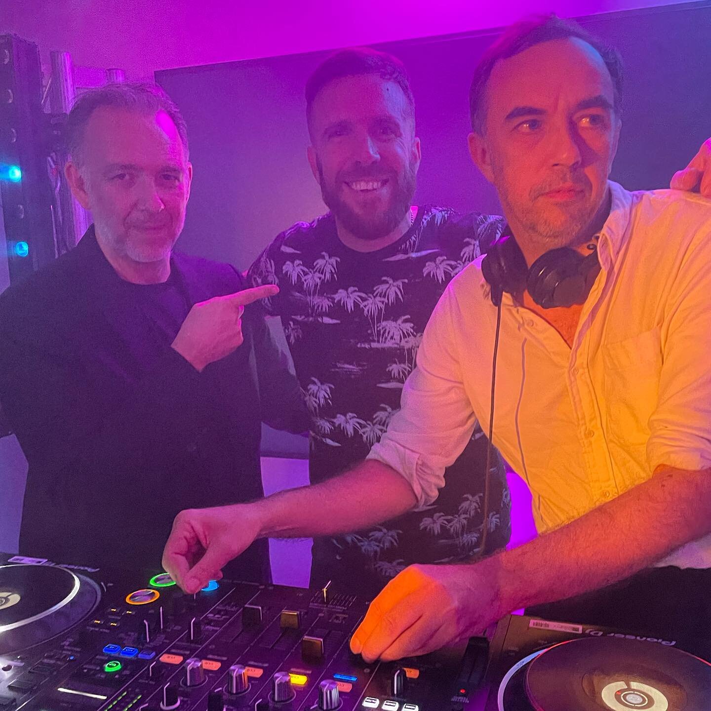 The most brilliant weekend!
Friday night I got to warm up for and then DJ straight after @2manydjs - just the coolest, friendliest, funniest guys! Oh and they&rsquo;re not bad behind the decks as well it turns out 😂. Brilliant 40th birthday bash ove