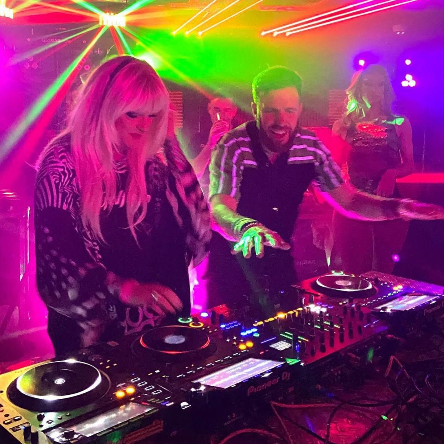 Saturday night was another epic @industrymusic_uk party! Our fabulous headliner @jonpleasedwimmin smashed it out of the park as always. It was such a thrill to have him down to join us, one of the true greats and the funniest, loveliest guy to boot. 
