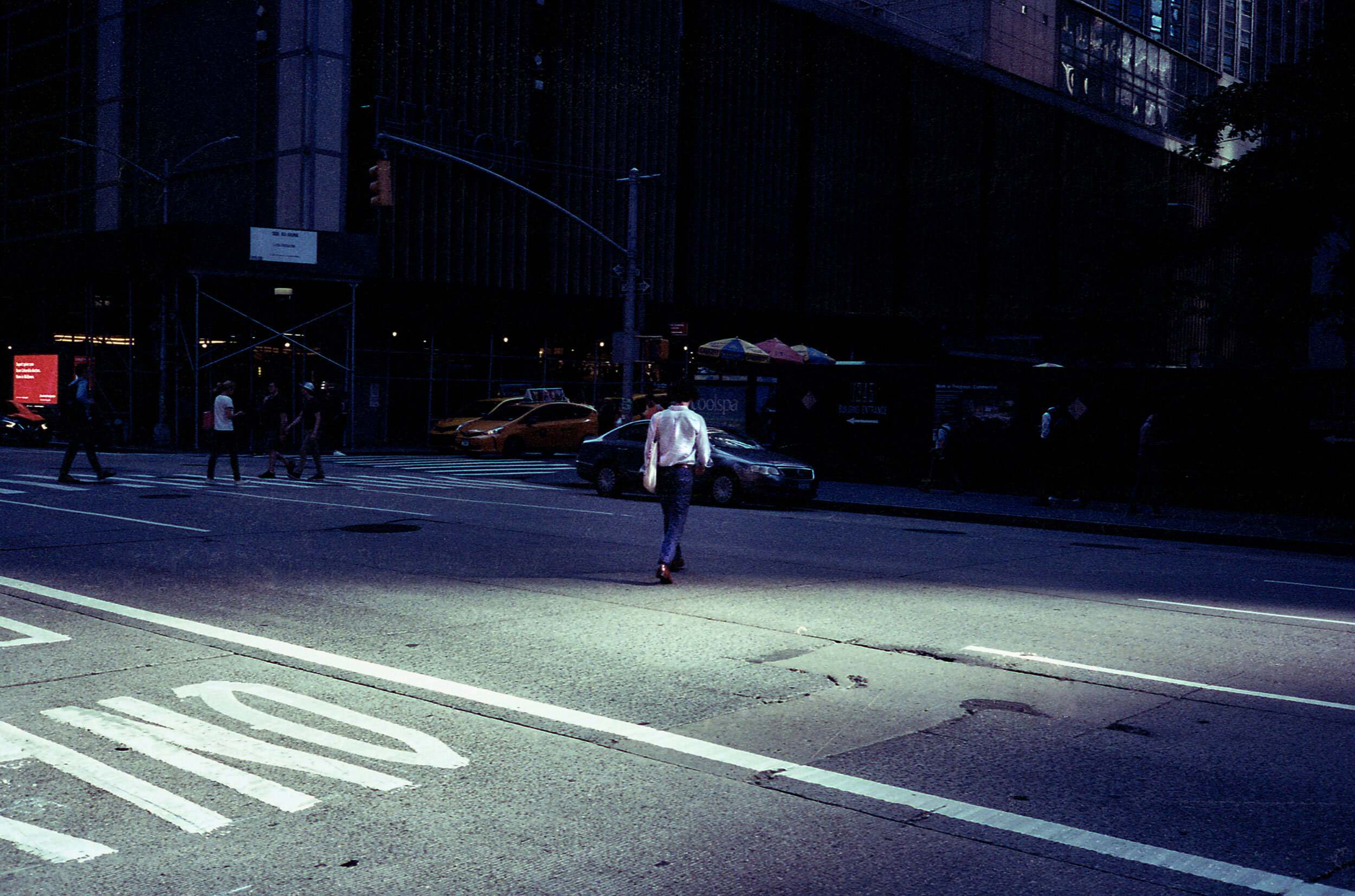 newyork_filmphotography_ferparra_leicam6_blackandwhite_ilfordfilm_streetphotography_10.jpg