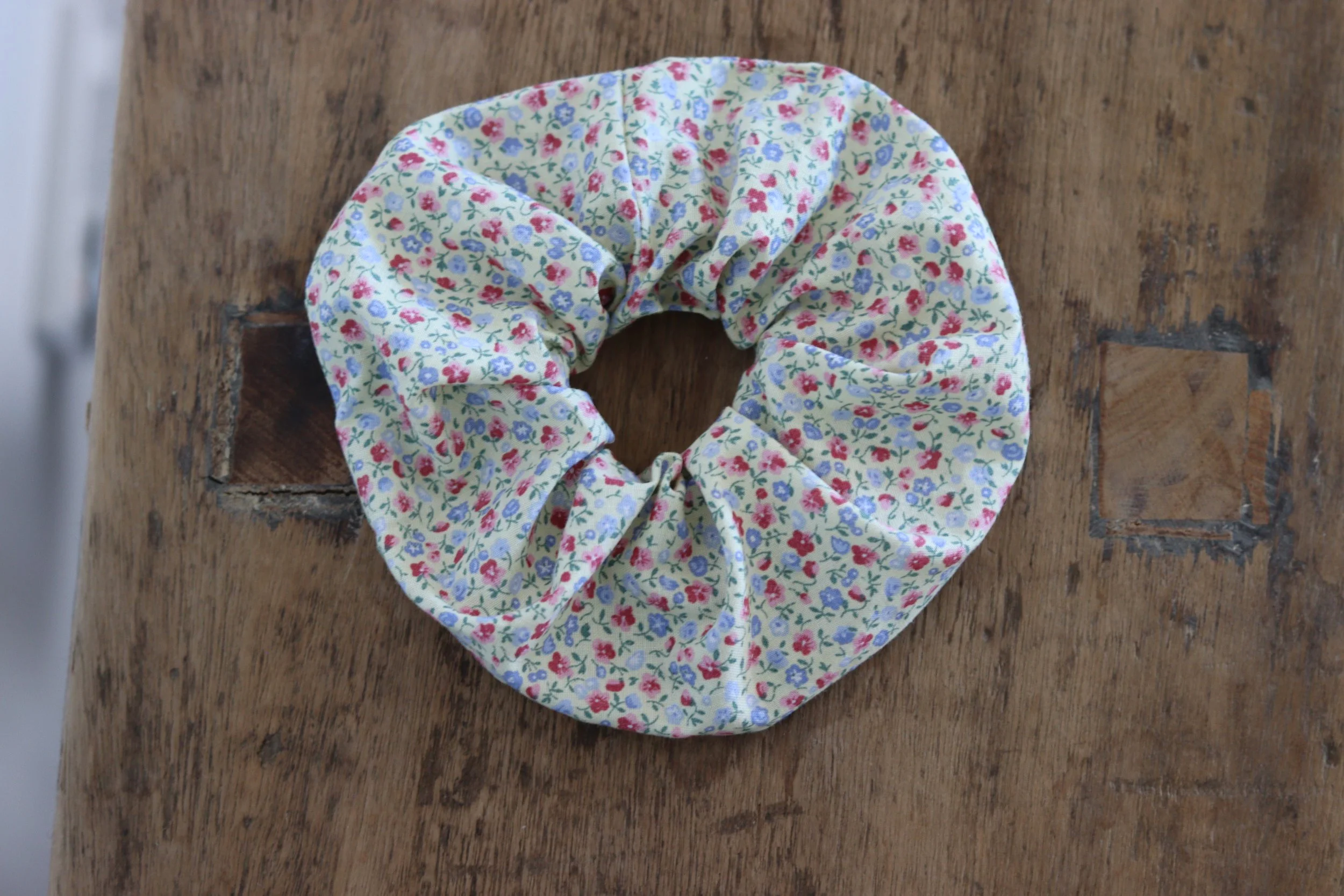Ecologica_scrunchie_floral_whimsical_2