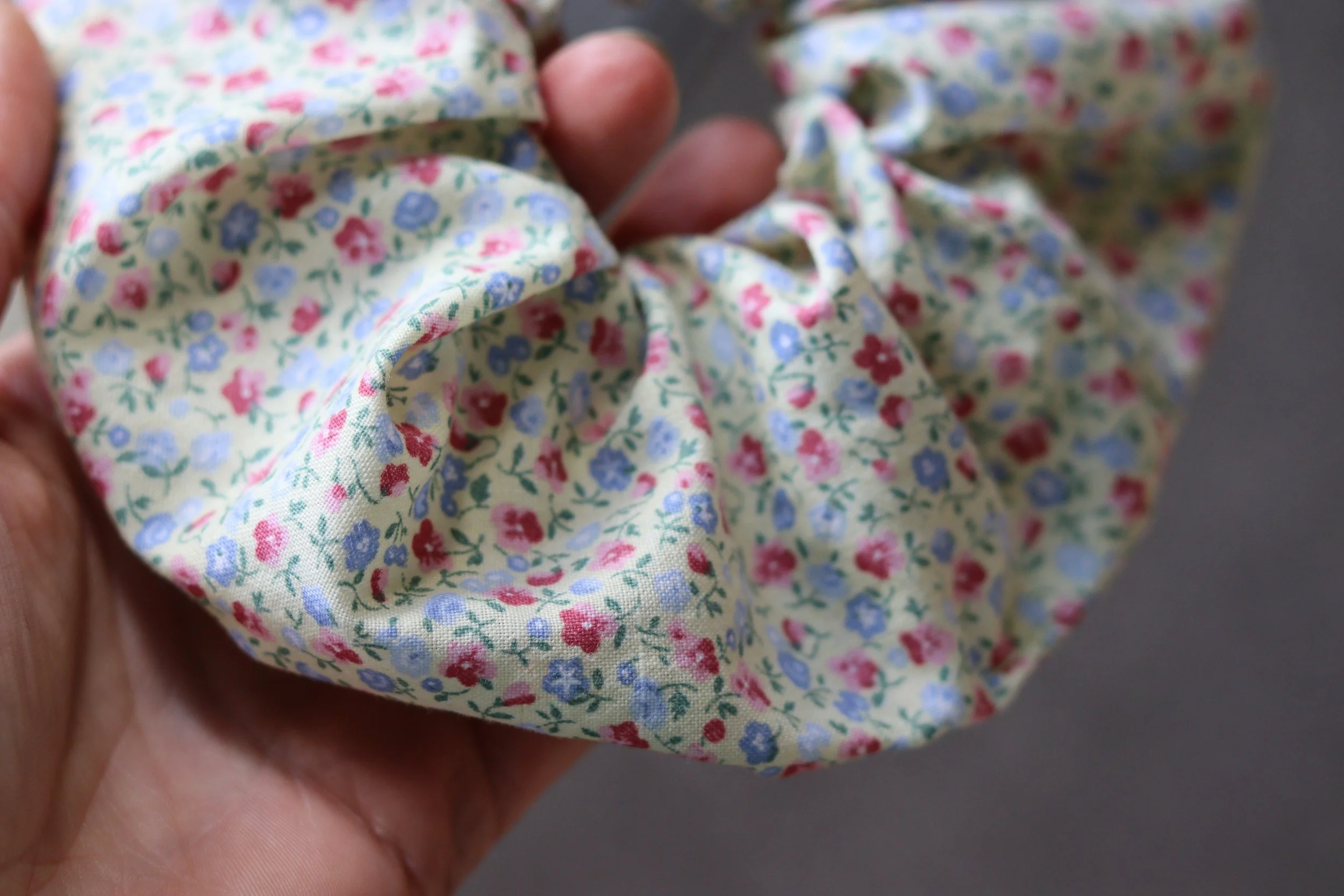 Ecologica_scrunchie_floral_whimsical