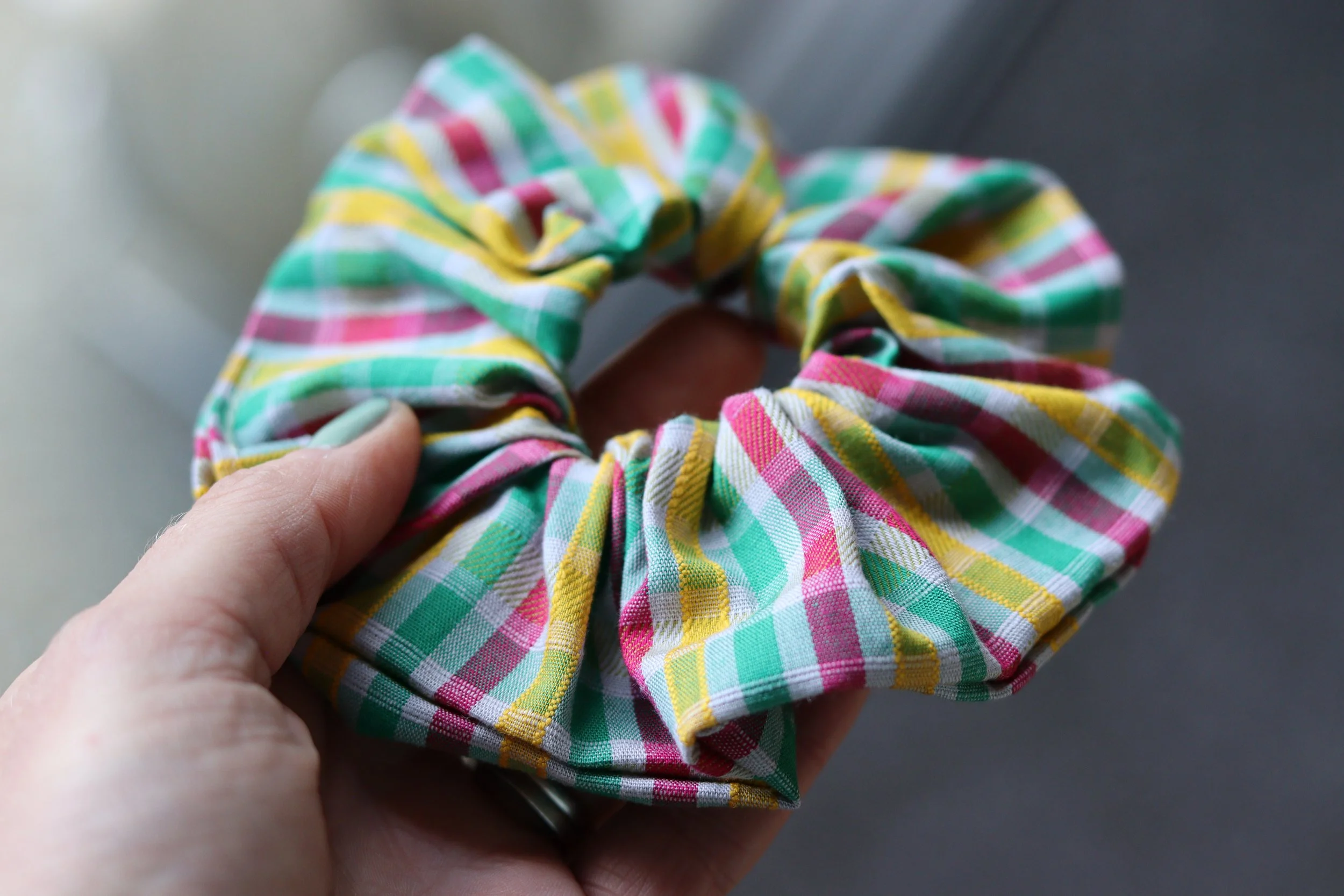 Ecologica_scrunchie_multiplaid_2