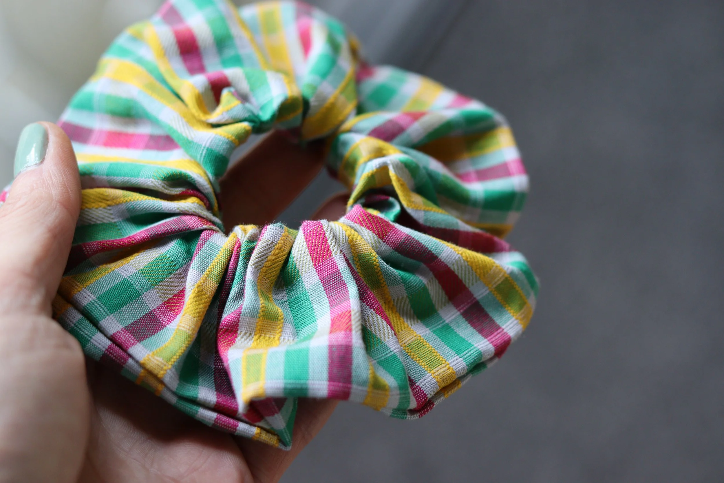 Ecologica_scrunchie_multiplaid_1