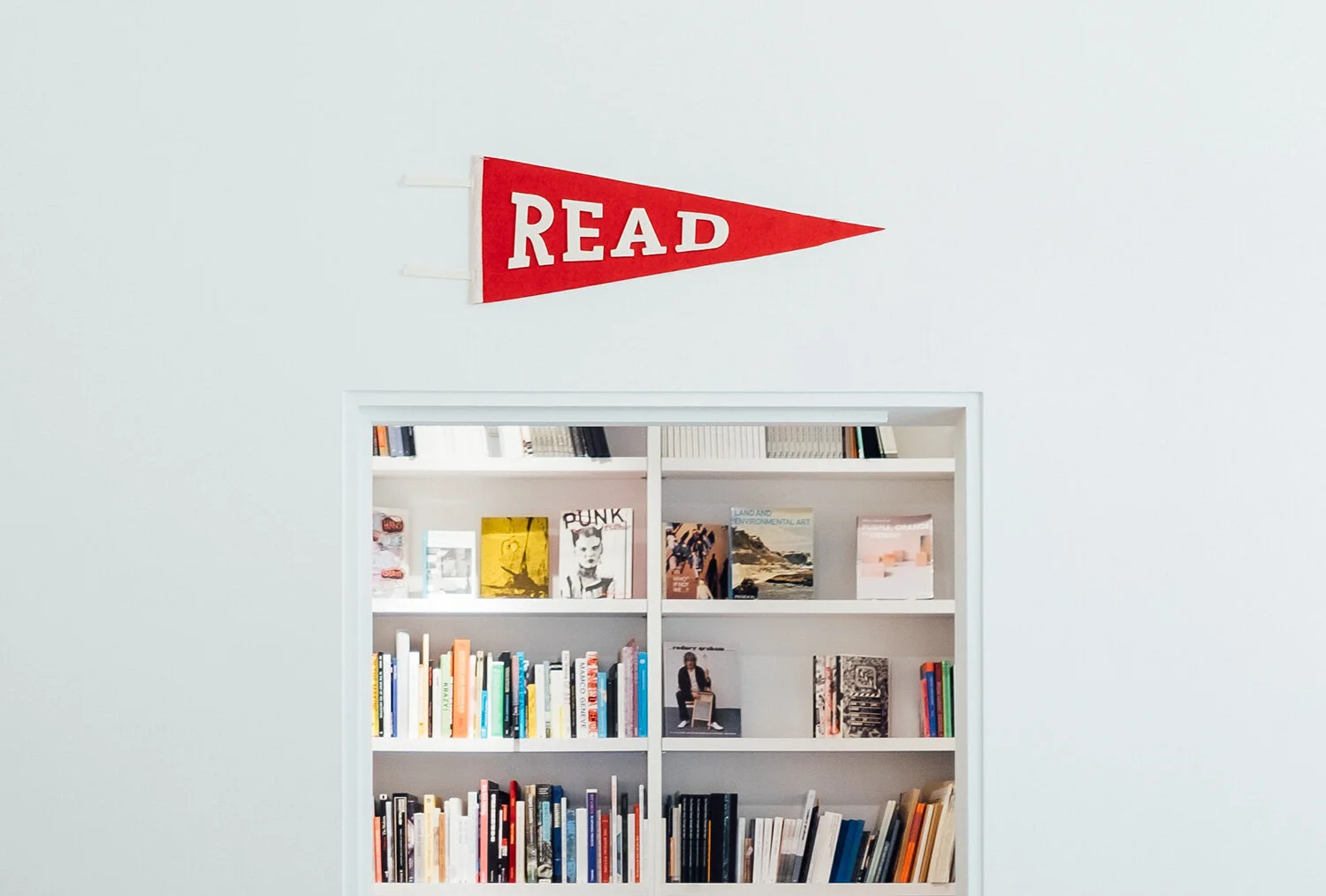bookshelf-with-read-pennant-sign.jpg