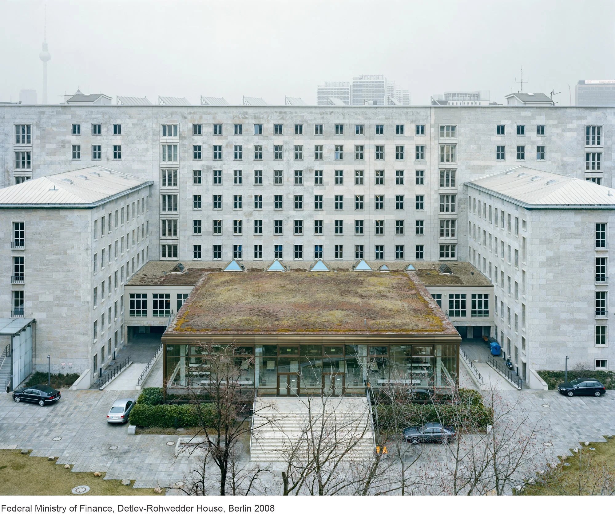 3-Mitch Epstein-Federal Ministry of Finance, Detlev-Rohwedder House, Berlin 2008.jpg