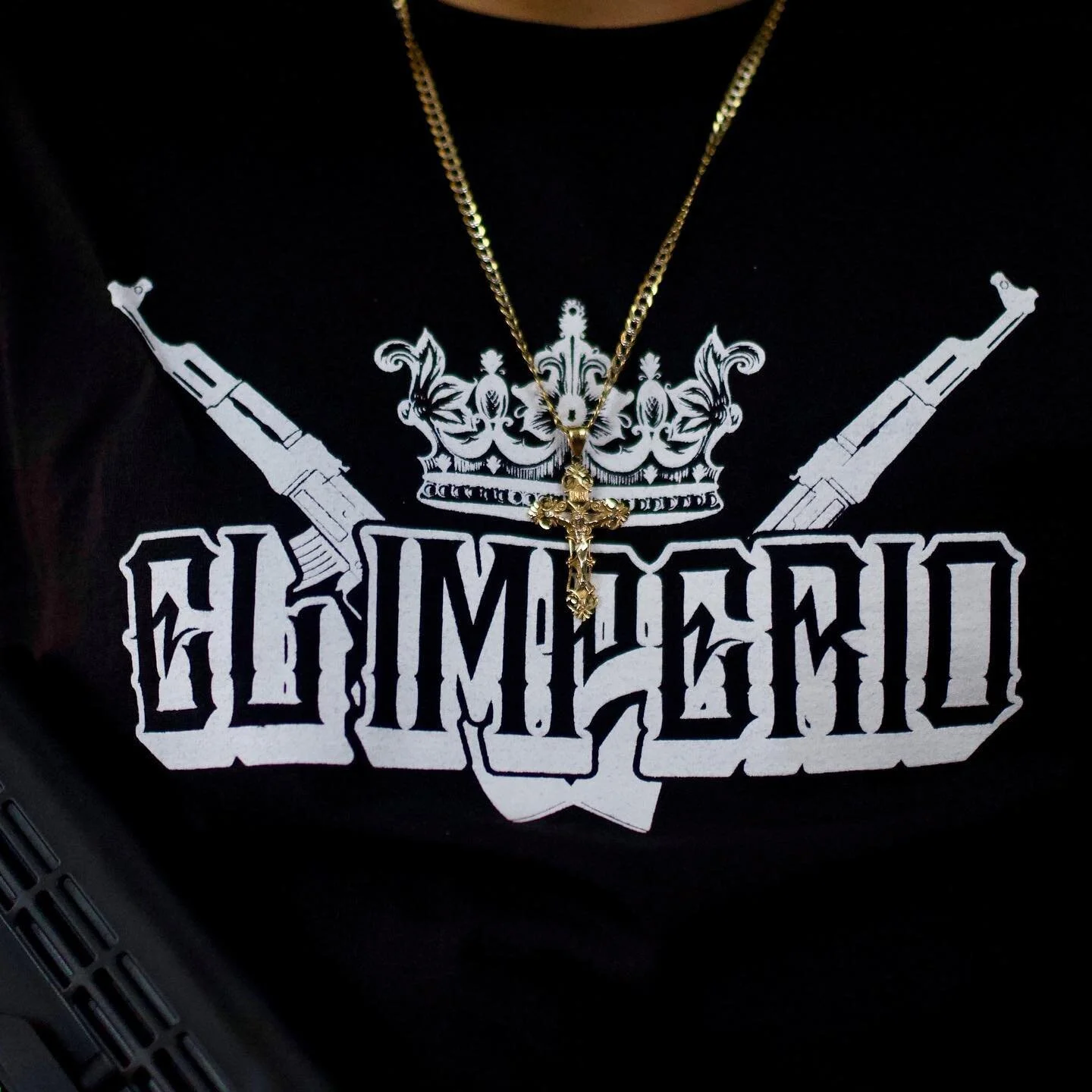 E L I M P E R I O .
&bull;
www.elimperioapparel.com 💻 
&bull;
#ElImperio #ElImperioApparel #ElImperioClothing #Clothing #Hats #Snapbacks #PakasVerdes #Apparel #ClikaShit #Paranderos #Corridos #OjosTumbados #ArmasLargas #ArmasCortas #Ropa #Canamx3 #S