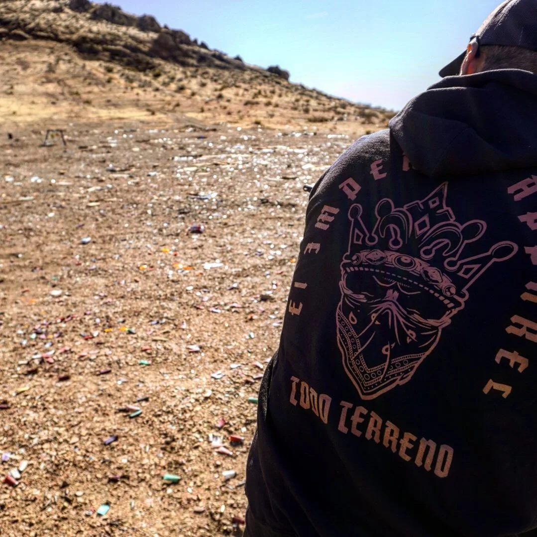 EL IMPERIO TODO TERRENO HOODIE // $45.00 
&bull;
www.elimperioapparel.com 💻 
&bull;
#ElImperio #ElImperioApparel #ElImperioClothing #Clothing #Hats #Snapbacks #PakasVerdes #Apparel #ClikaShit #Paranderos #Corridos #OjosTumbados #ArmasLargas #ArmasCo