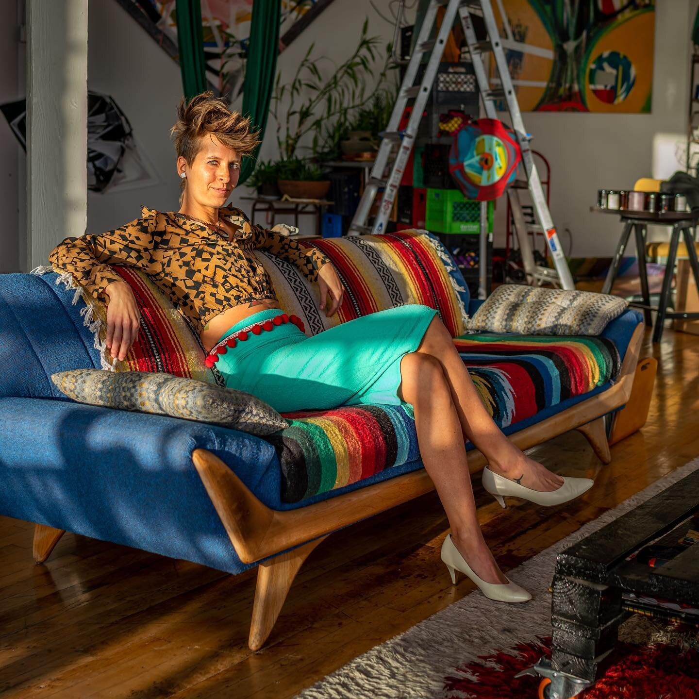 Check me out! 
👉🏽www.balancinglifeasart.com 👈🏽
Will be adding new photos in all aspect of my life as art over the coming weeks!

👈🏽Photo cred: the fabulous @kassmichellephotography ❤️
Me in my home #westoakland 

#artistsoninstagram #selfportra