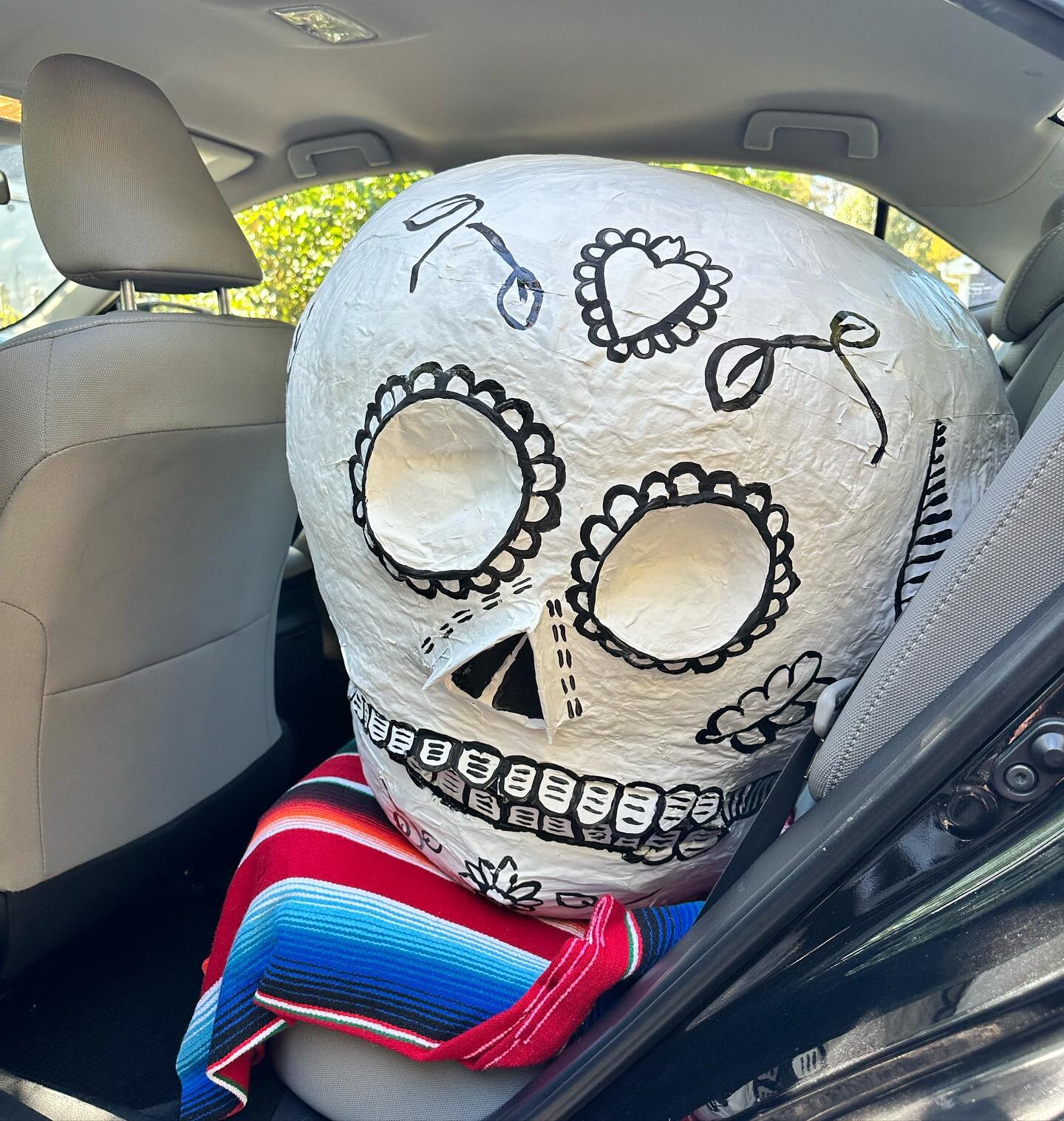 🌼🕯️ Huge shout out to the Inter Latin American Artist Collective (ILAAC) for facilitating this project and to the Rubinstein Arts Center for commissioning these calaveras. 

🌼🕯️ Un gran agradecimiento al Inter Latin American Artist Collective por