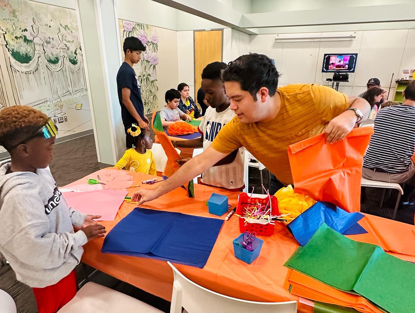 Thank you to everyone who joined us in the D&iacute;a de Los Muertos in Bloom in the Oberlin Regional Library! We had fun making marigold flowers for our ofrendas. 

&iexcl;Gracias a todos los que nos acompa&ntilde;aron en el D&iacute;a de Los Muerto