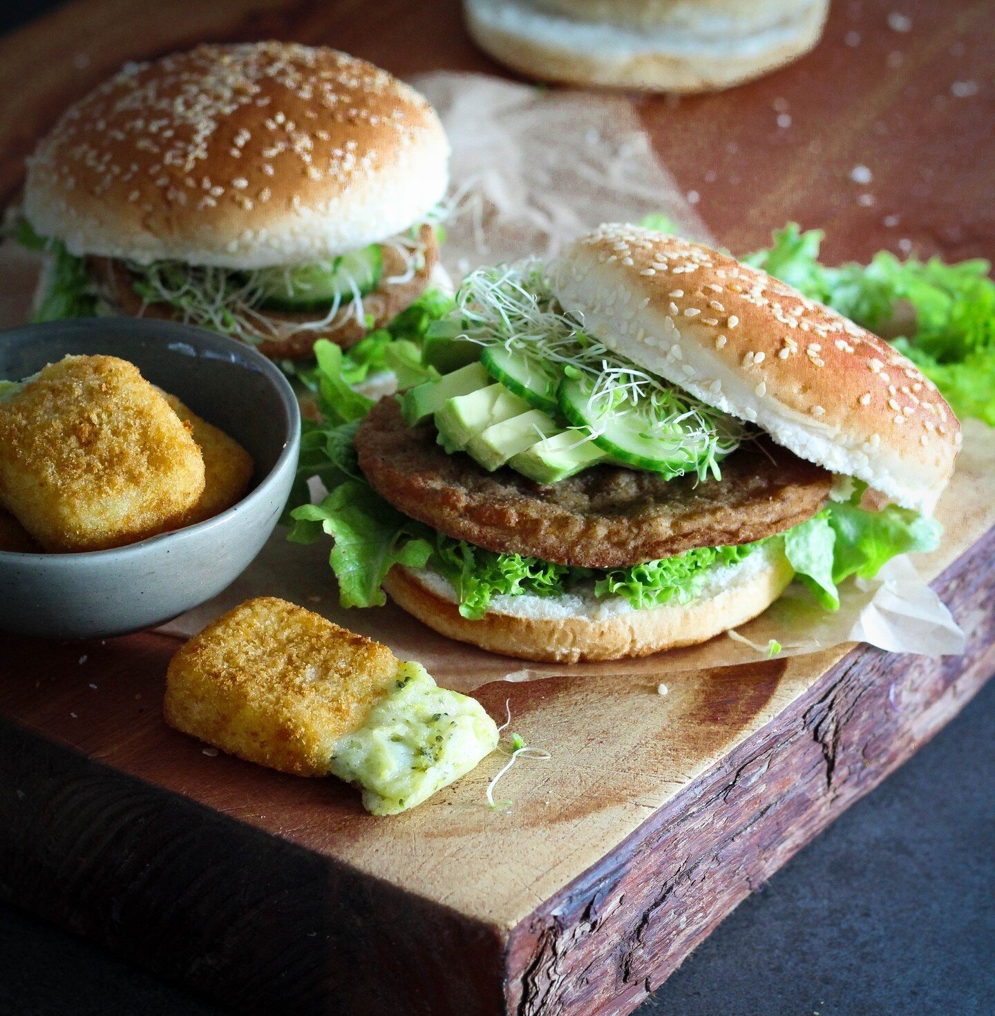 Try our Broccoli and Cheese bites as a side or a quick and easy snack! Available in the freezer section of your supermarket 🤗⁠
⁠
⁠
#vegetariansnacks #vege #snacking #snacktime