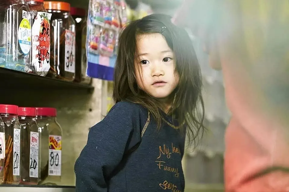 shoplifters-image3.jpeg