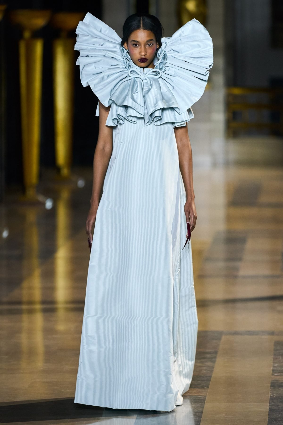 00015-Viktor-and-Rolf-Spring-22-Couture-credit-Alessandro-Lucioni-Gorunway-1-1200x1800.jpeg