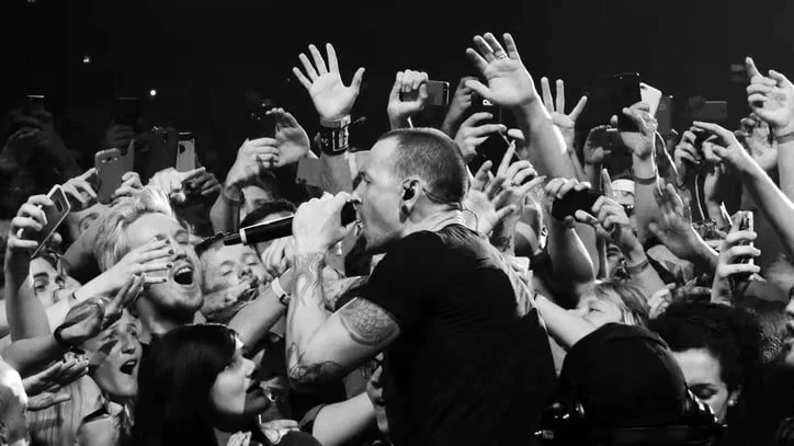 chester-bennington-linkin-park-posthumous-live-lp-b726f332-2033-428e-84ed-e893b5b6c396.jpg