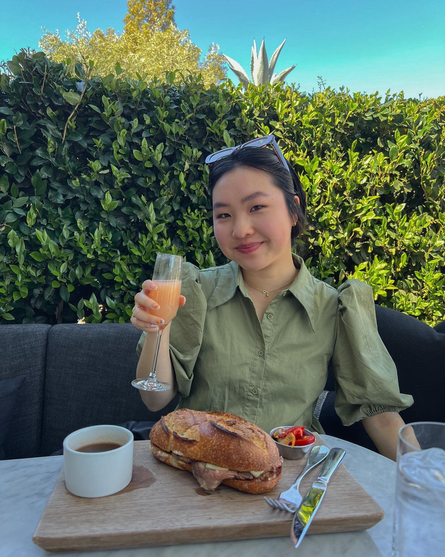21 is starting off as sweet as this peach bellini🥂 

Thank you for the birthday wishes and for 50k! It was the cherry on top for this weekend 🥰