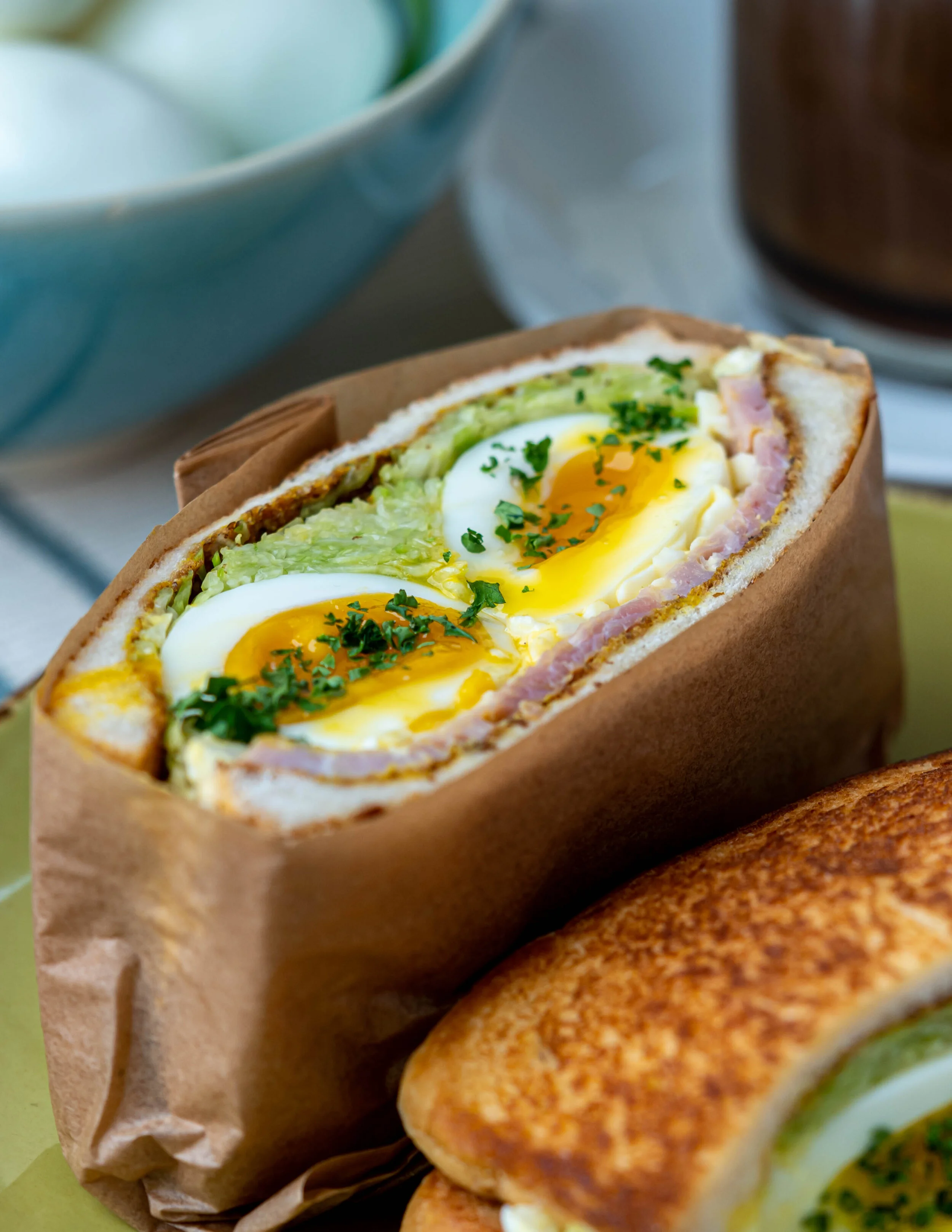 egg avocado-0001.jpg