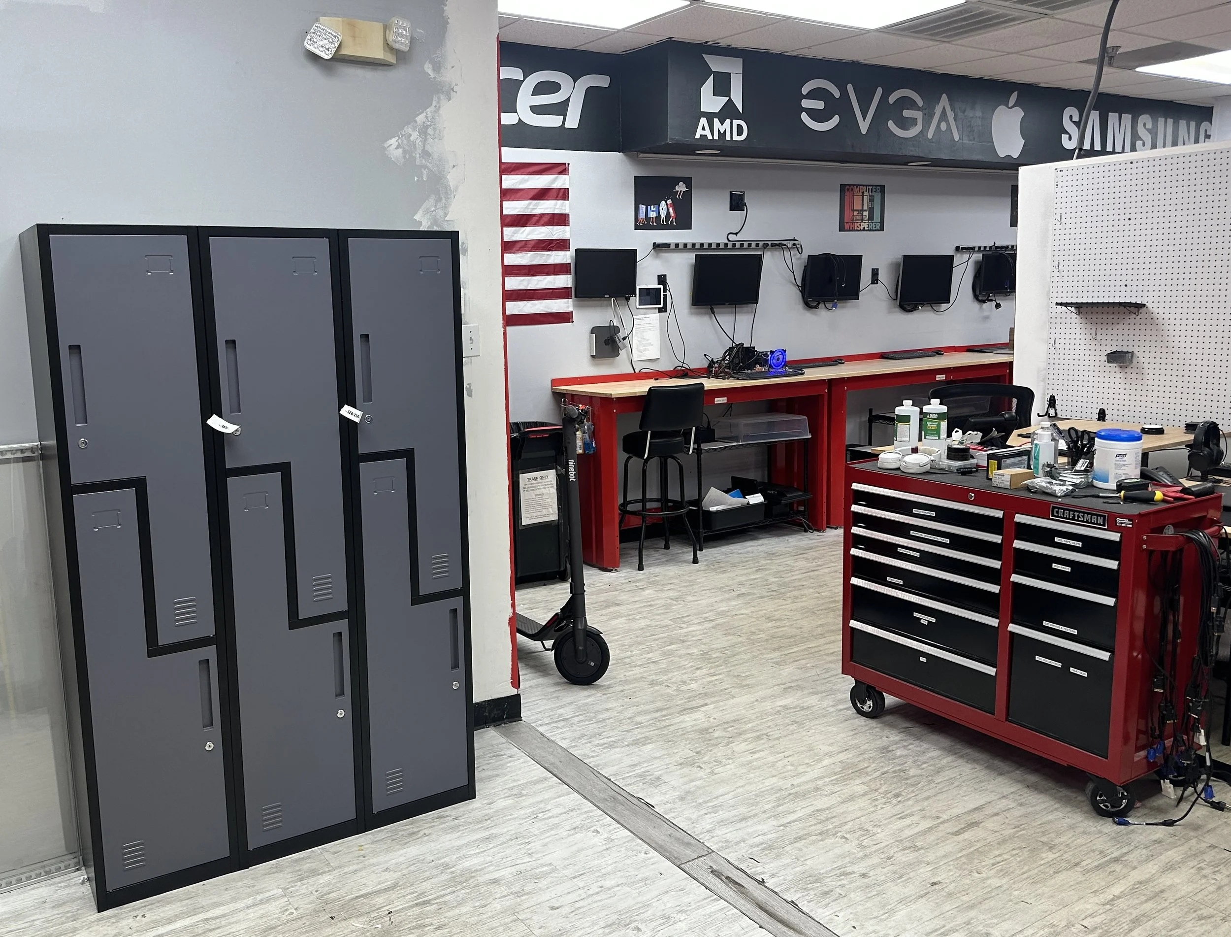 Workspace Solutions: Secure Storage for IT Staff